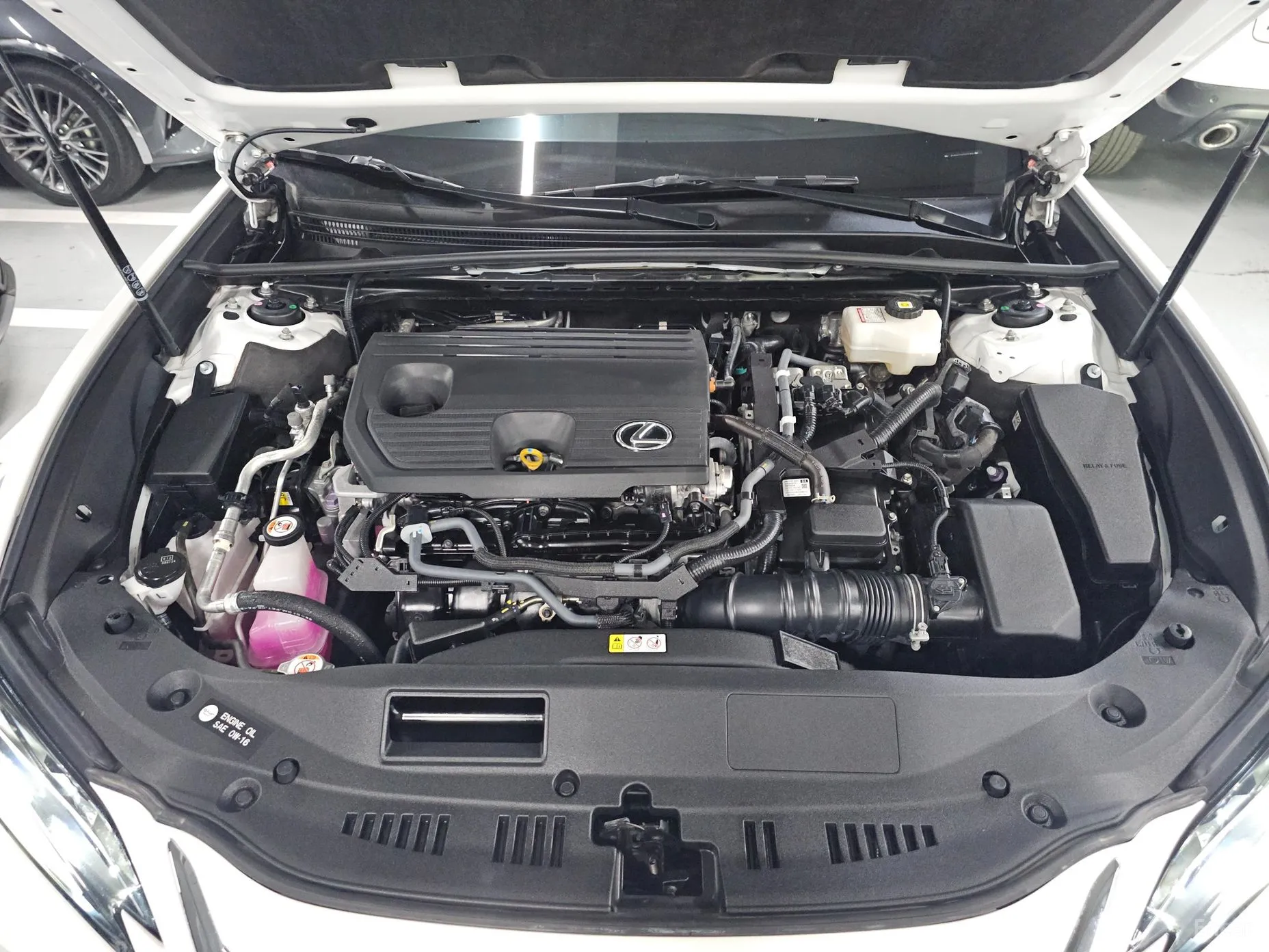 Lexus ES300h 7th Generation превью 6