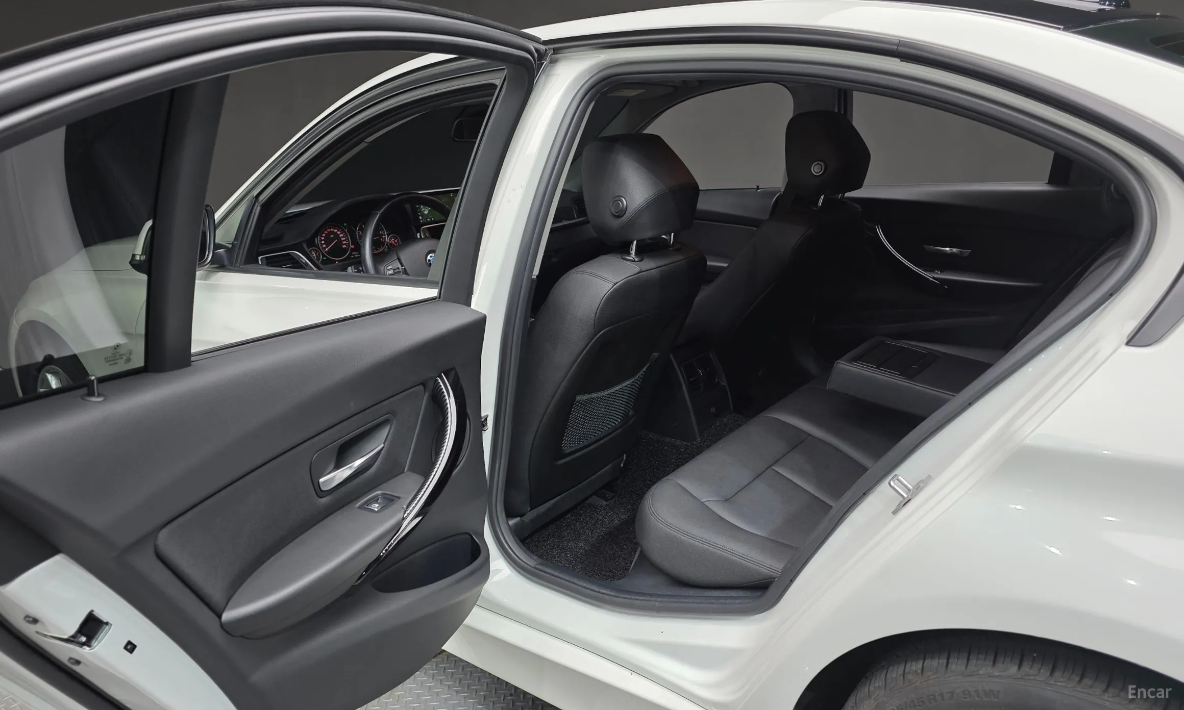 BMW 3 Series (F30) превью 18