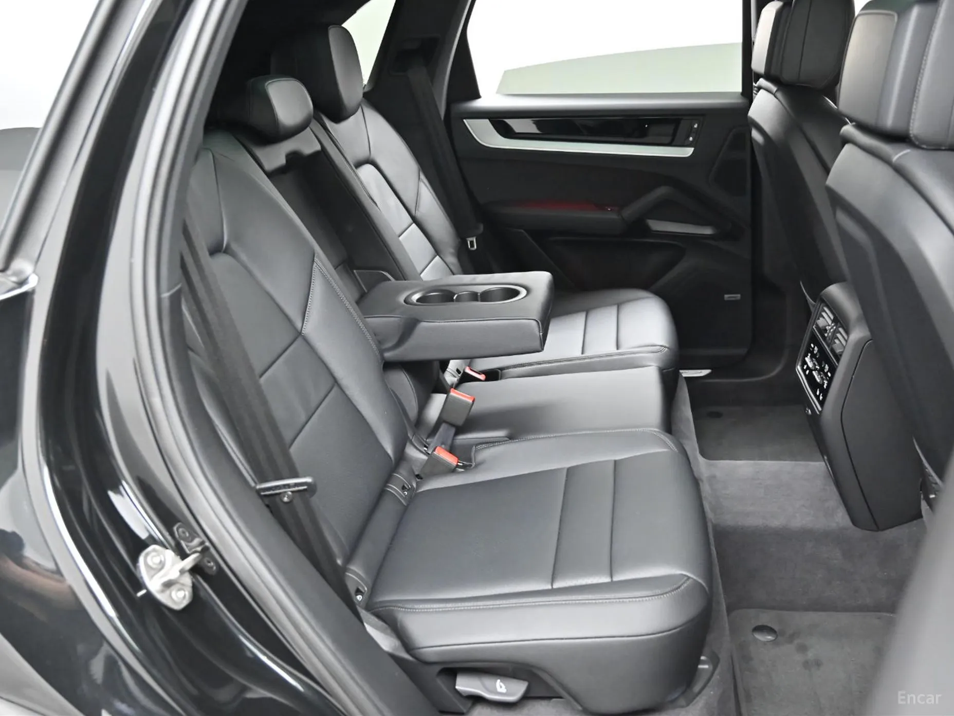 Porsche Cayenne (PO536) превью 11