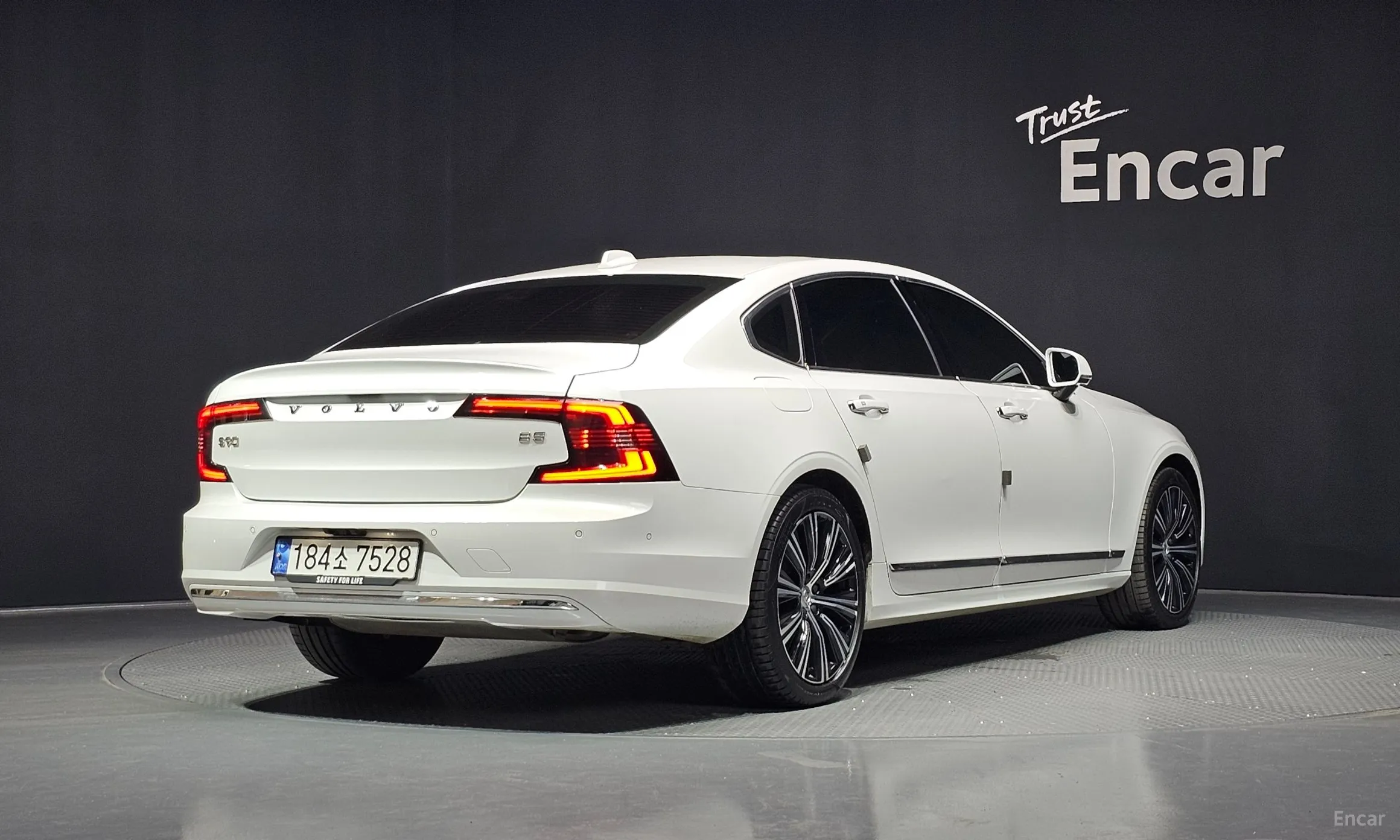 Volvo S90 превью 2