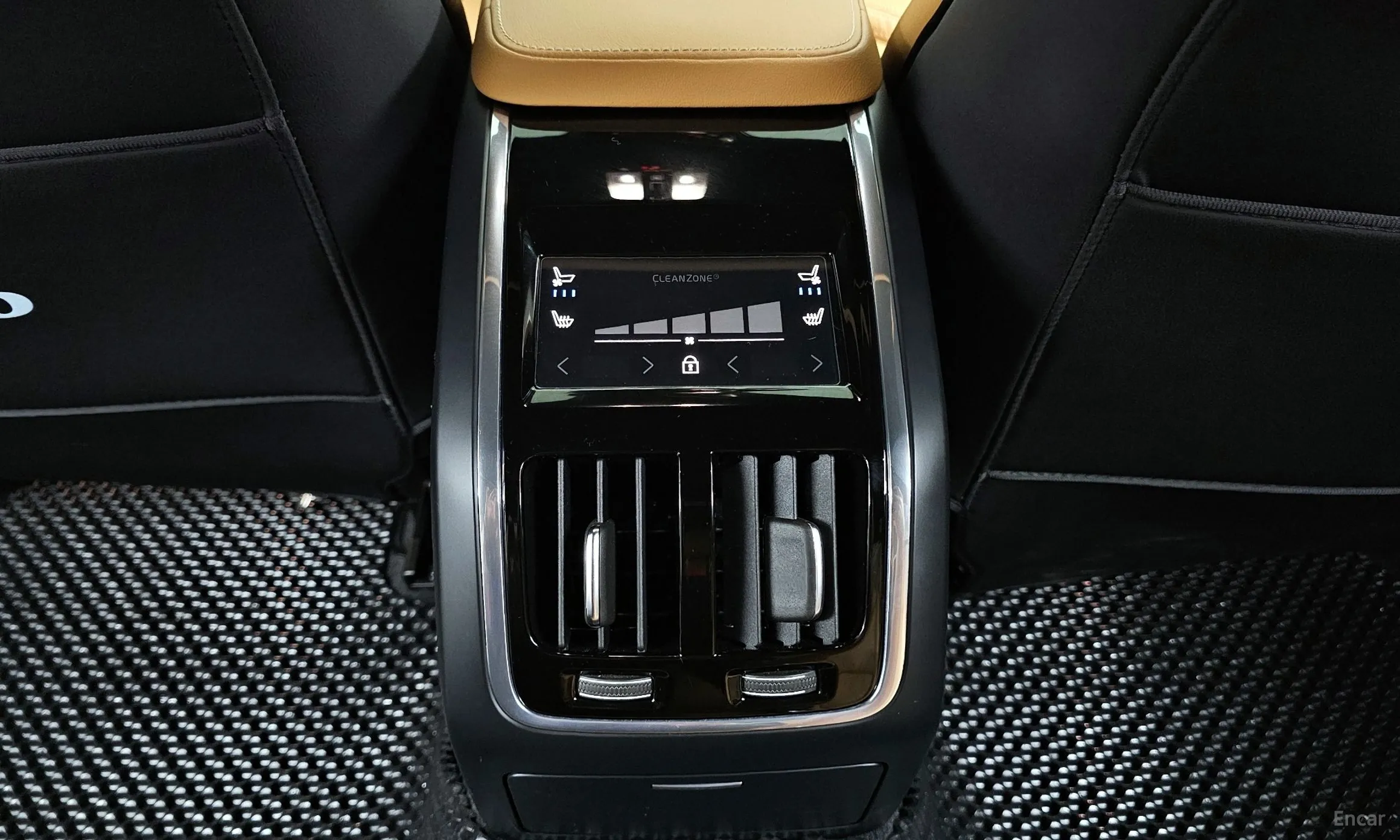 Volvo S90 превью 19