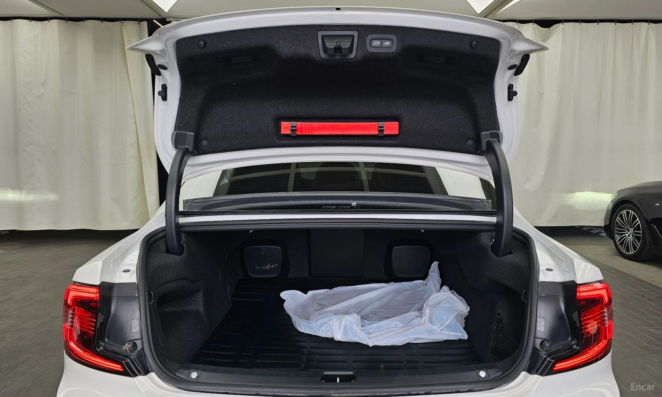 Volvo S90 превью 20
