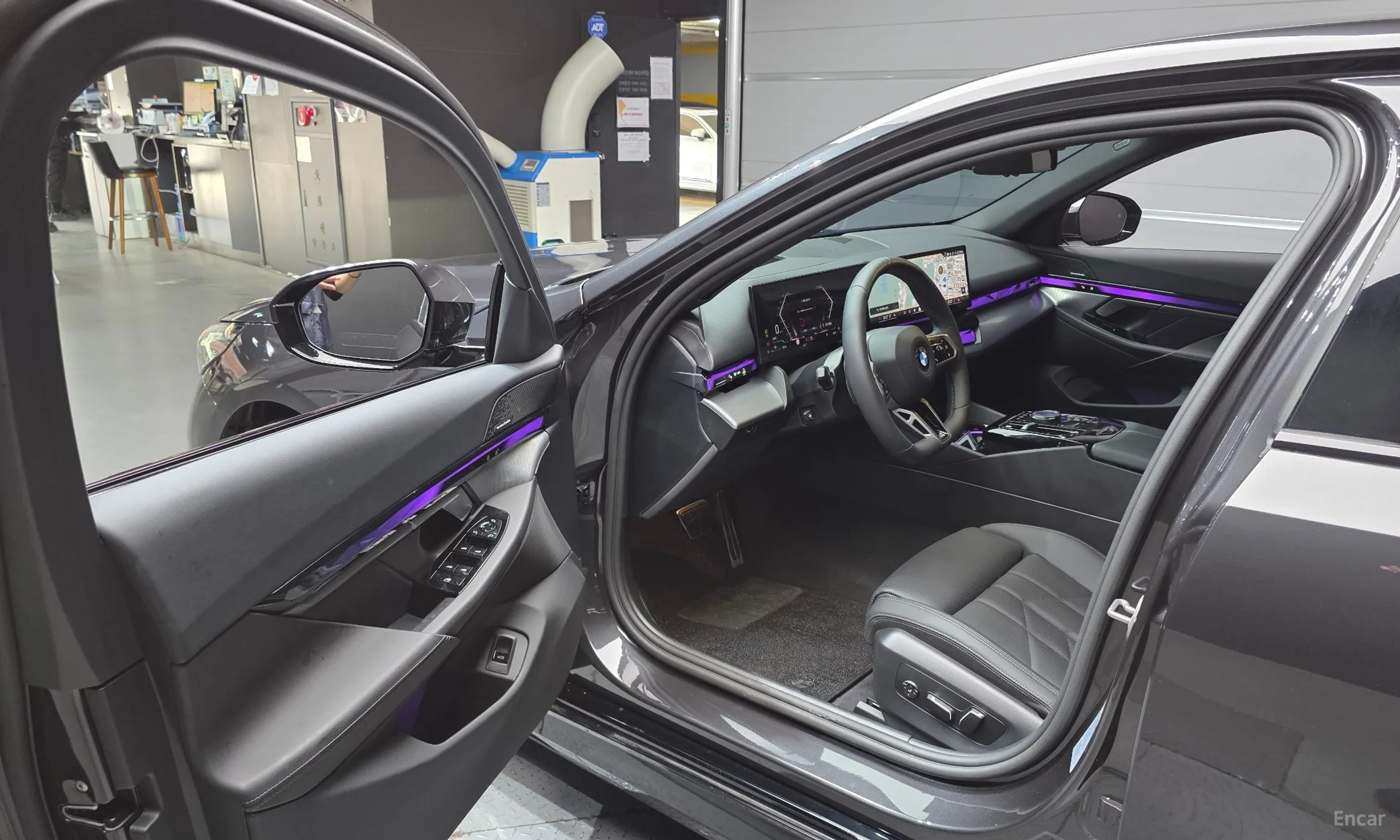 BMW 5 Series (G60) превью 10