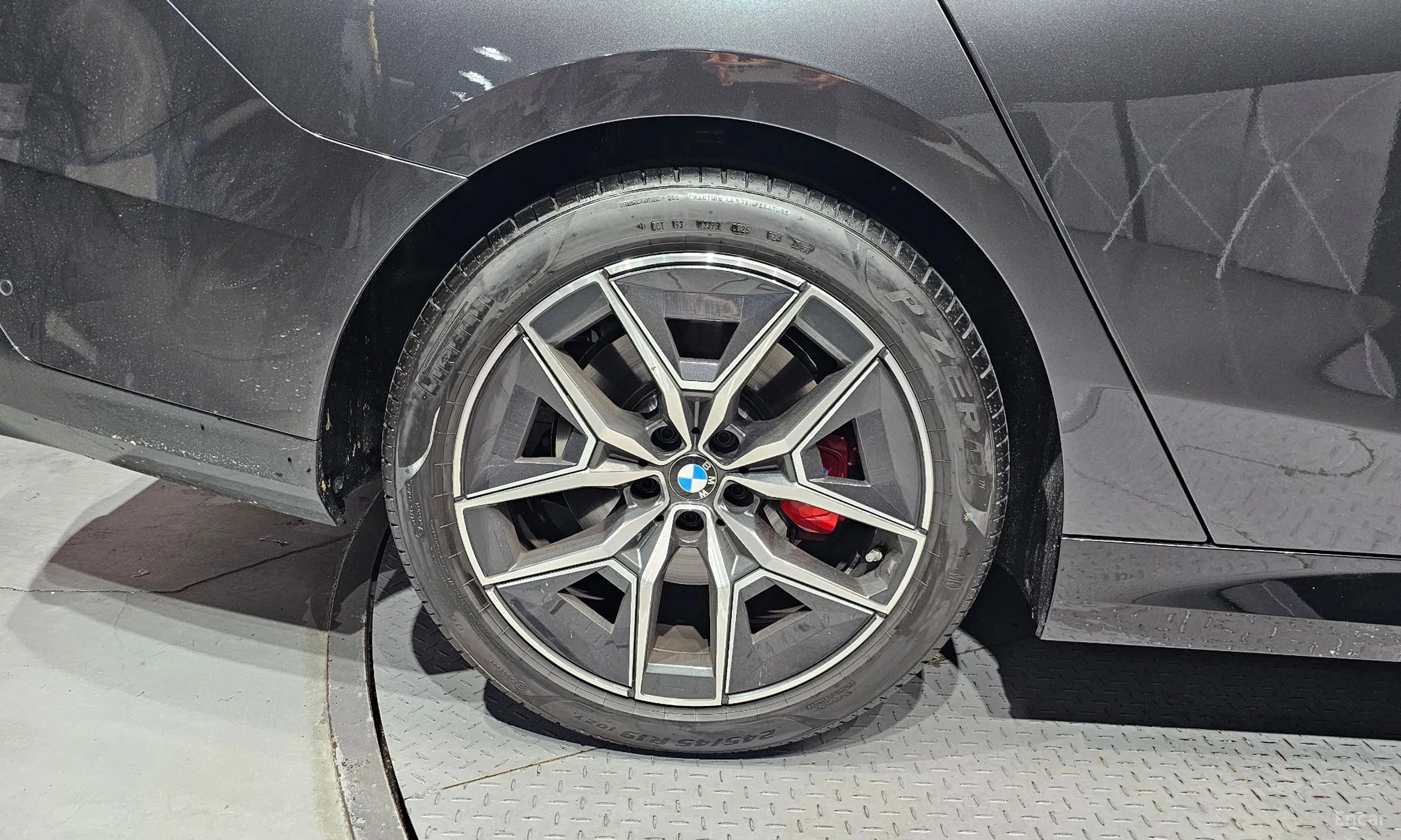 BMW 5 Series (G60) превью 5
