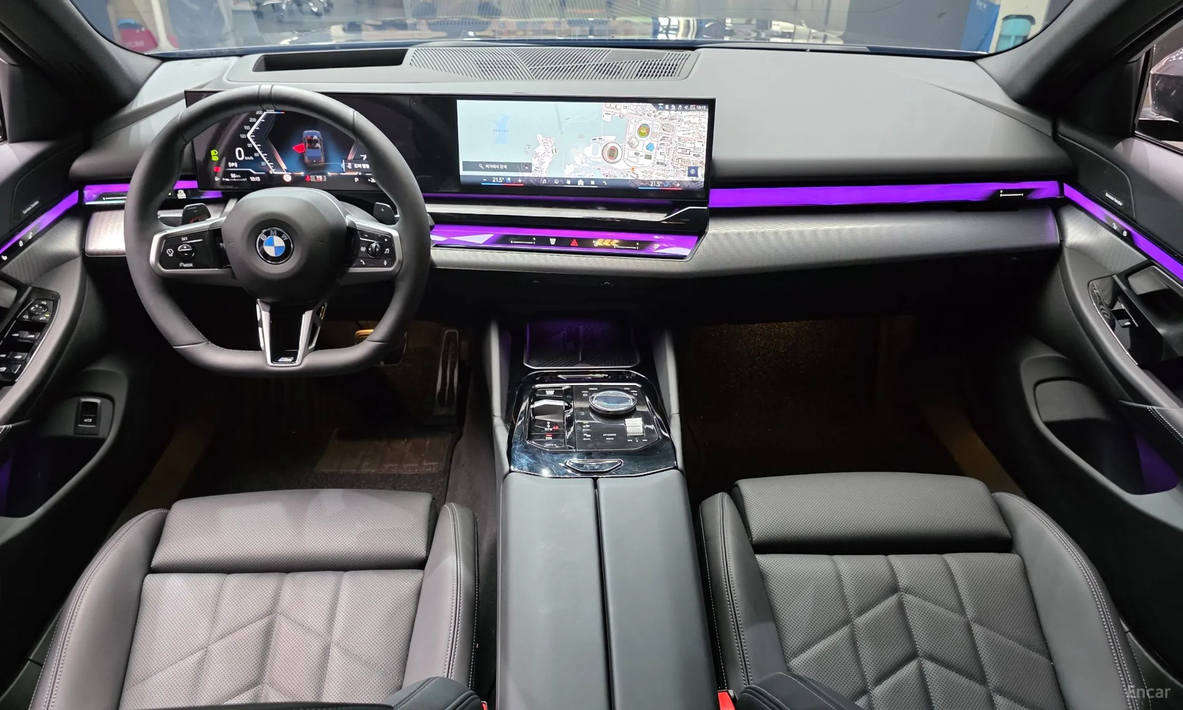 BMW 5 Series (G60) превью 7