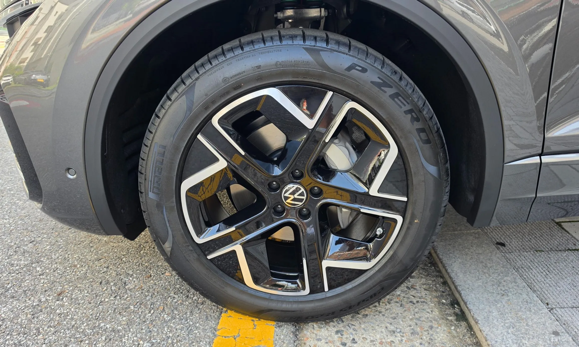 Volkswagen Touareg 3rd Generation превью 14
