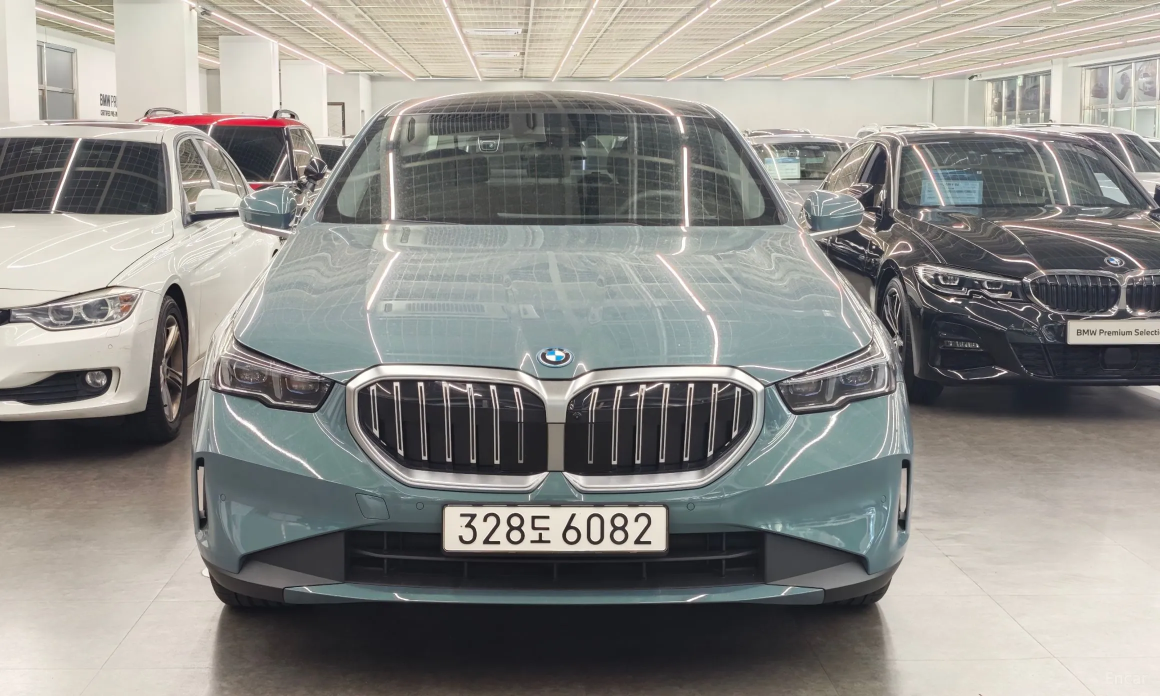 BMW 5 Series (G60) превью 2