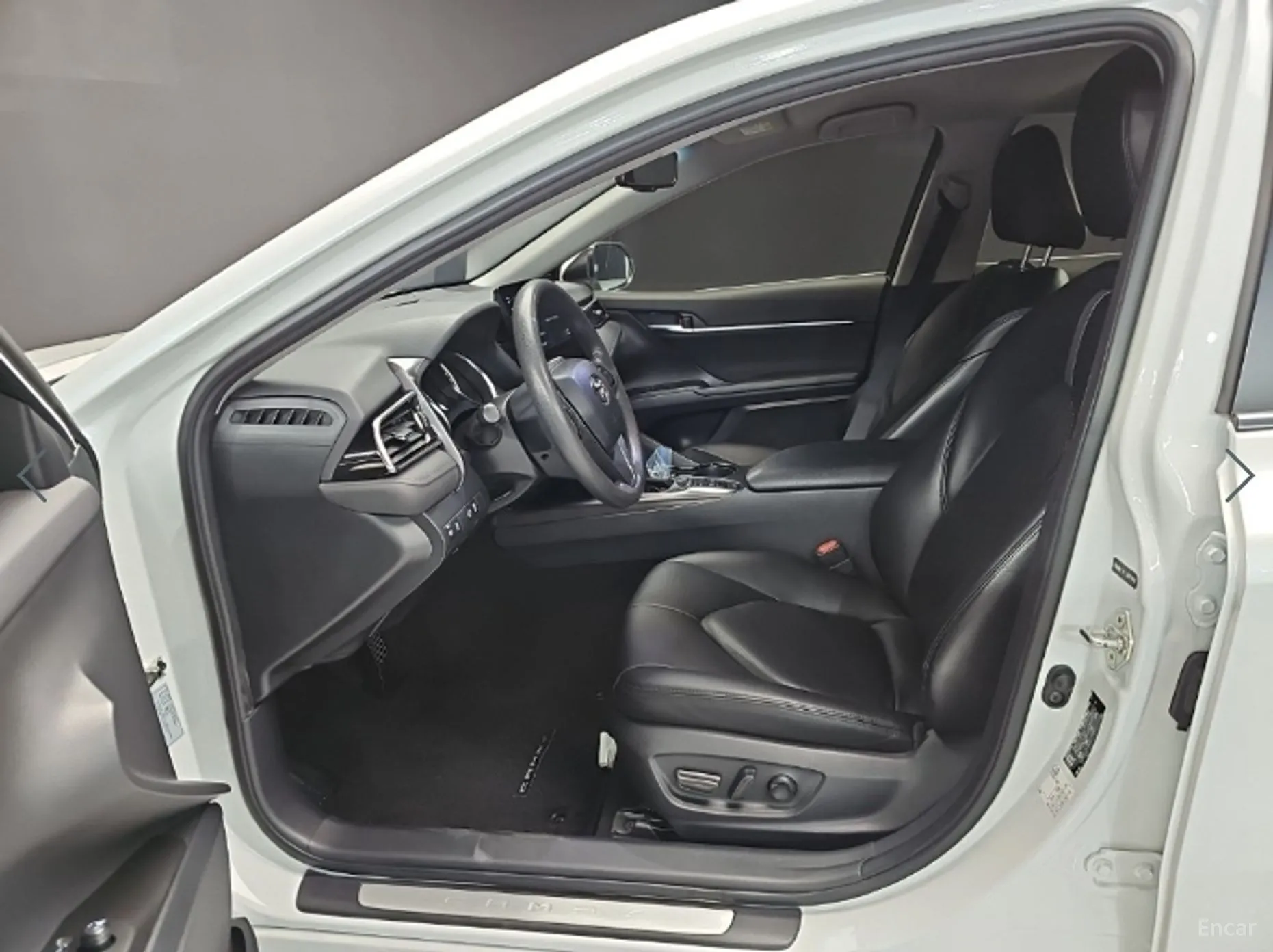 Toyota Camry (XV70) превью 12