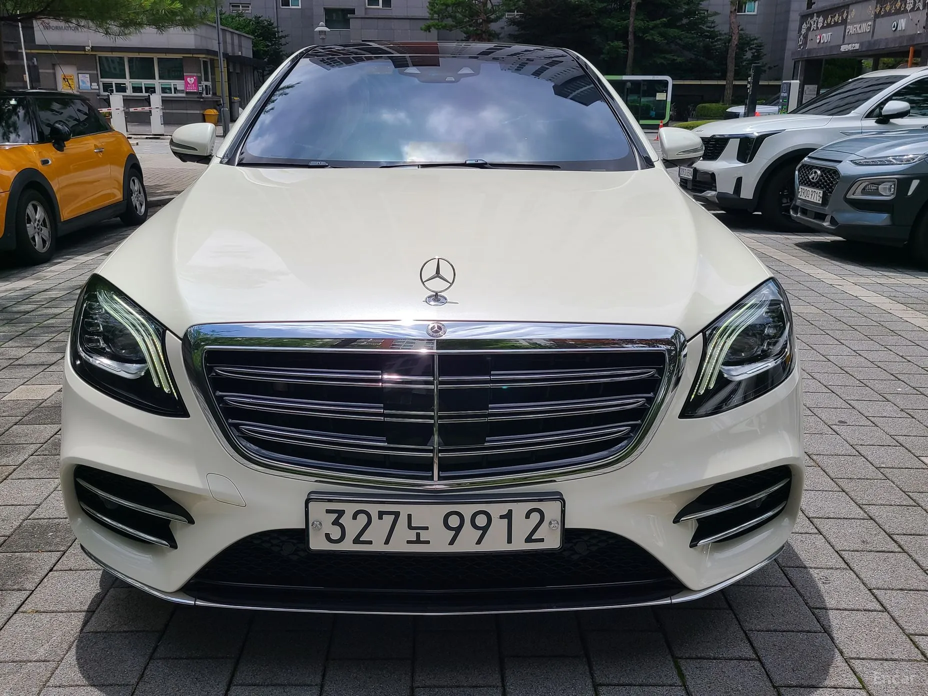 Mercedes Benz S-Class W222