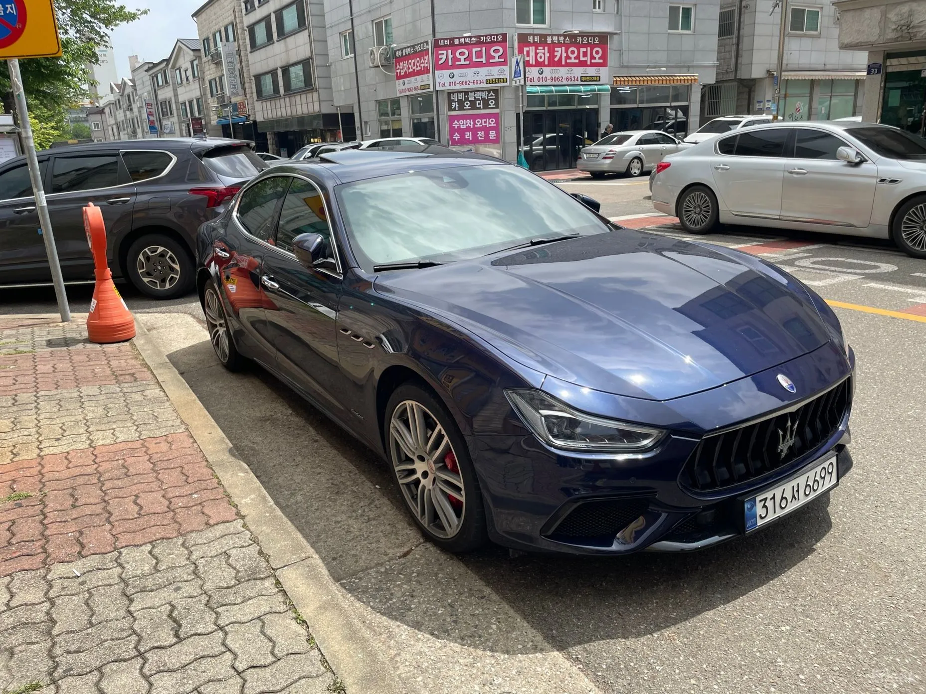 Maserati Ghibli превью 11