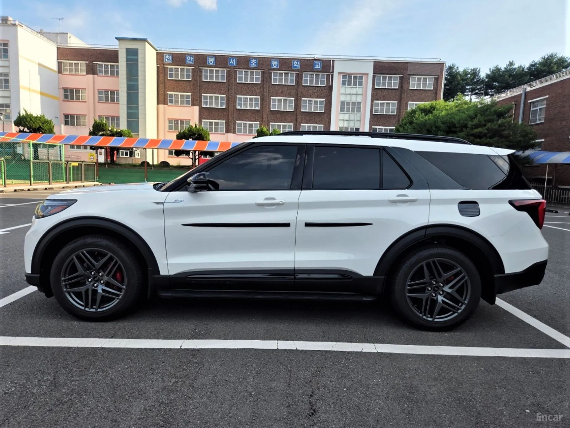 Ford Explorer 6th Generation превью 3
