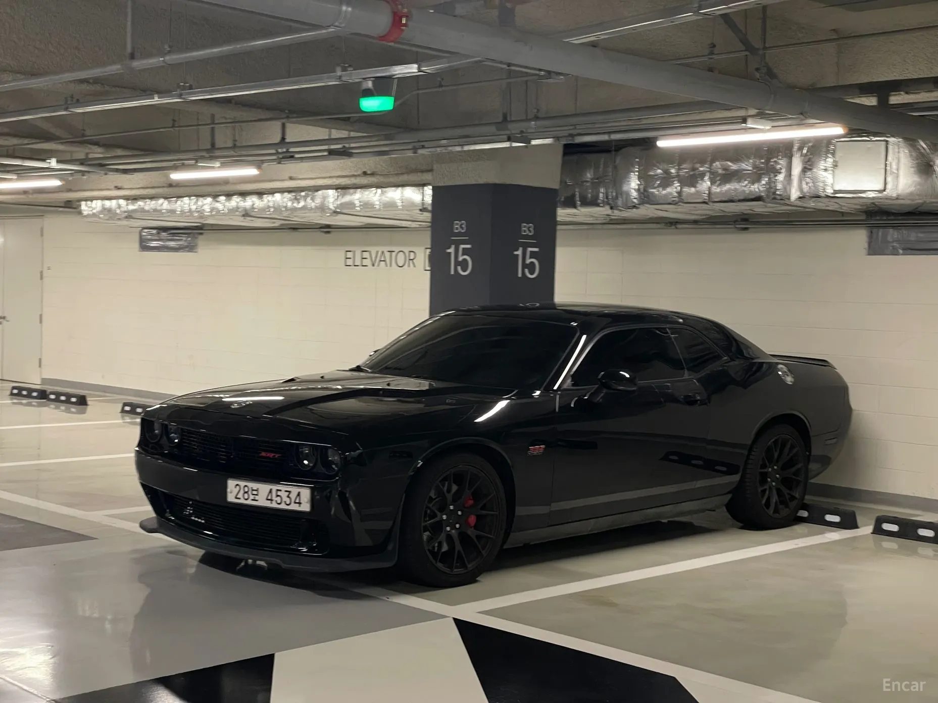 Dodge Challenger превью 11