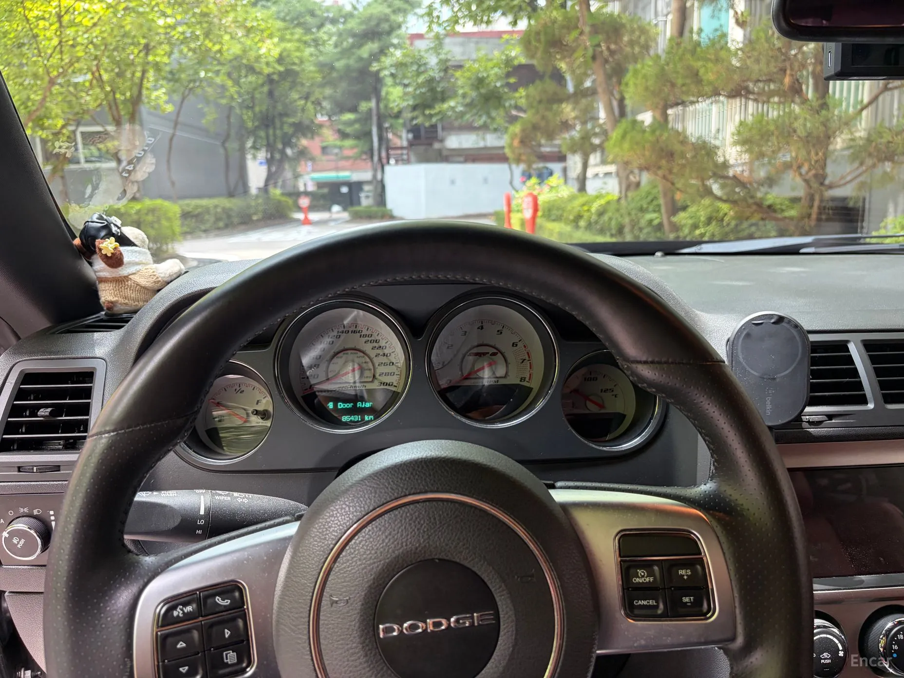 Dodge Challenger превью 6