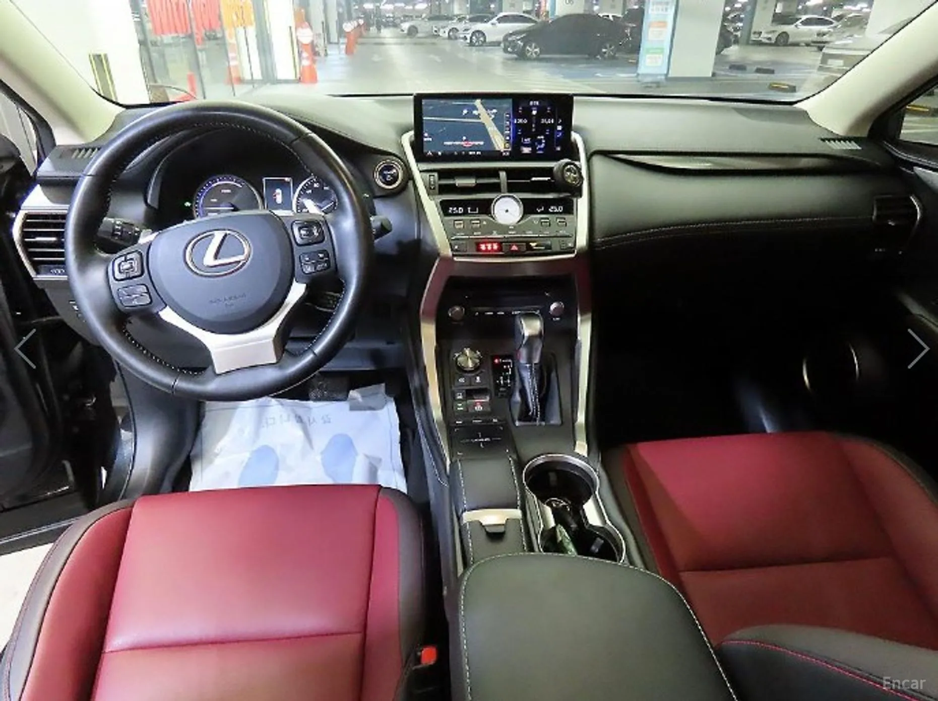 Lexus NX300h превью 10