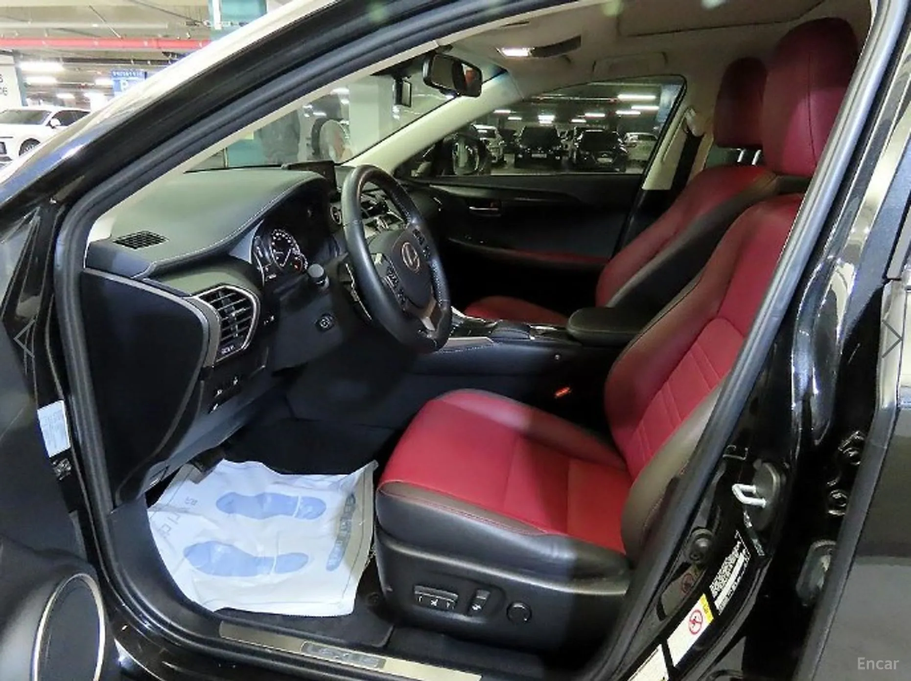 Lexus NX300h превью 6