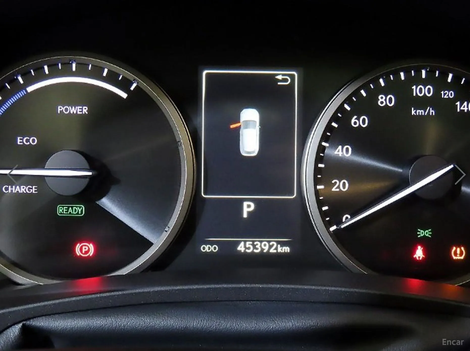 Lexus NX300h превью 9