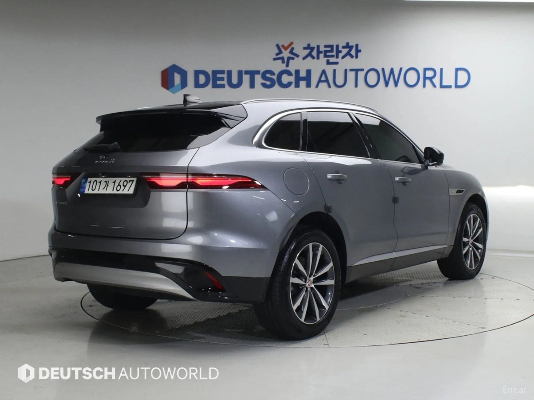 Jaguar F-PACE