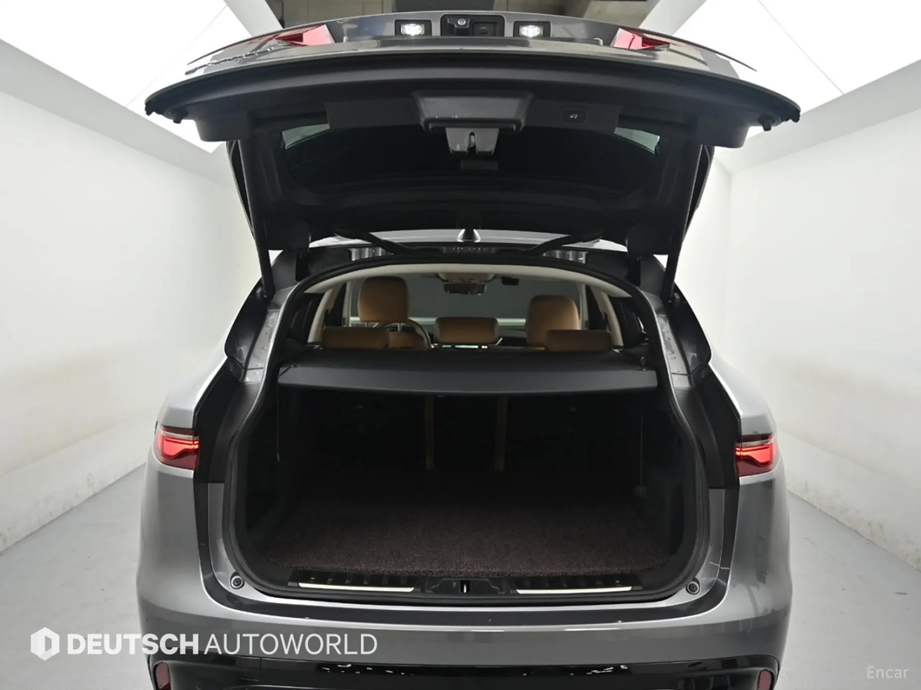Jaguar F-PACE превью 19