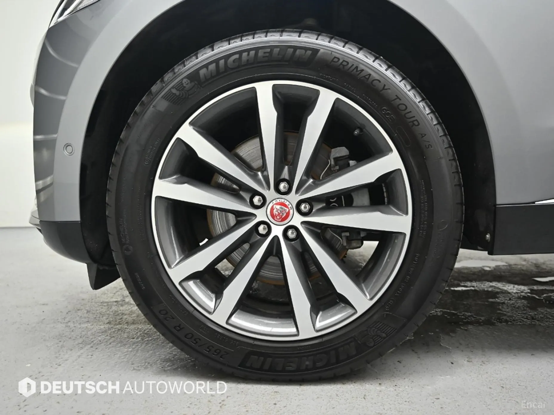 Jaguar F-PACE превью 5