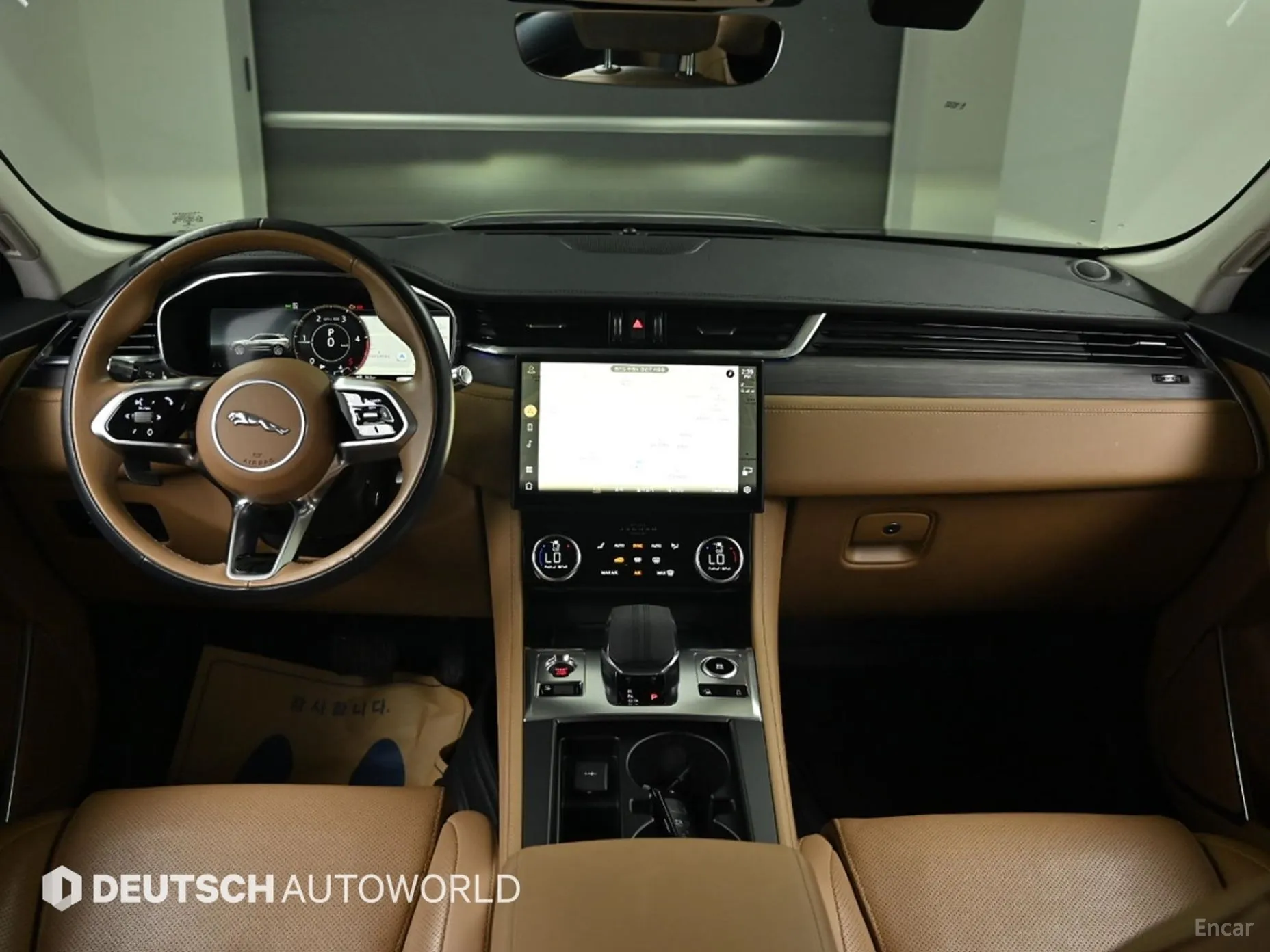 Jaguar F-PACE превью 7