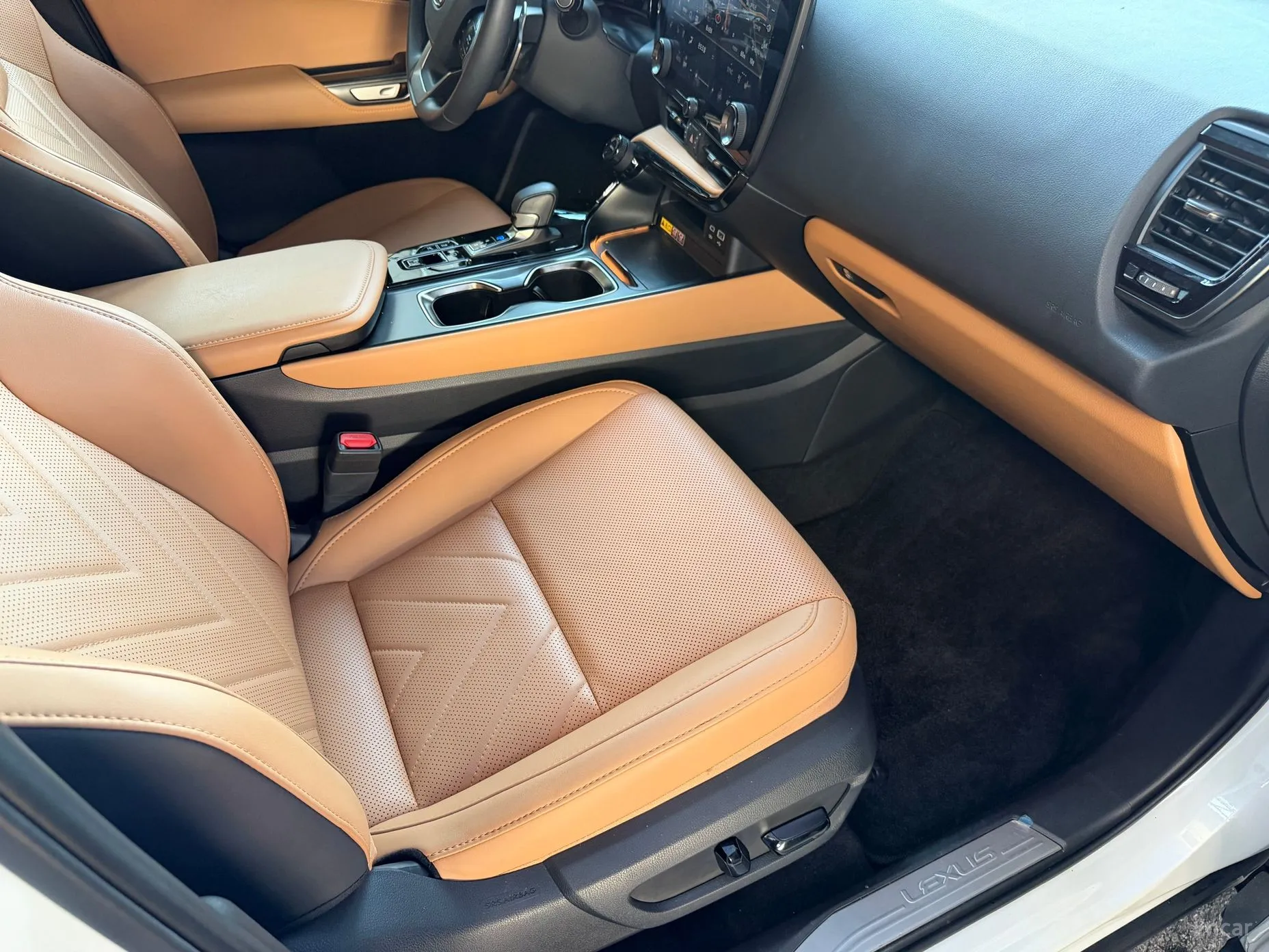 Lexus NX350h Gen 2 превью 14