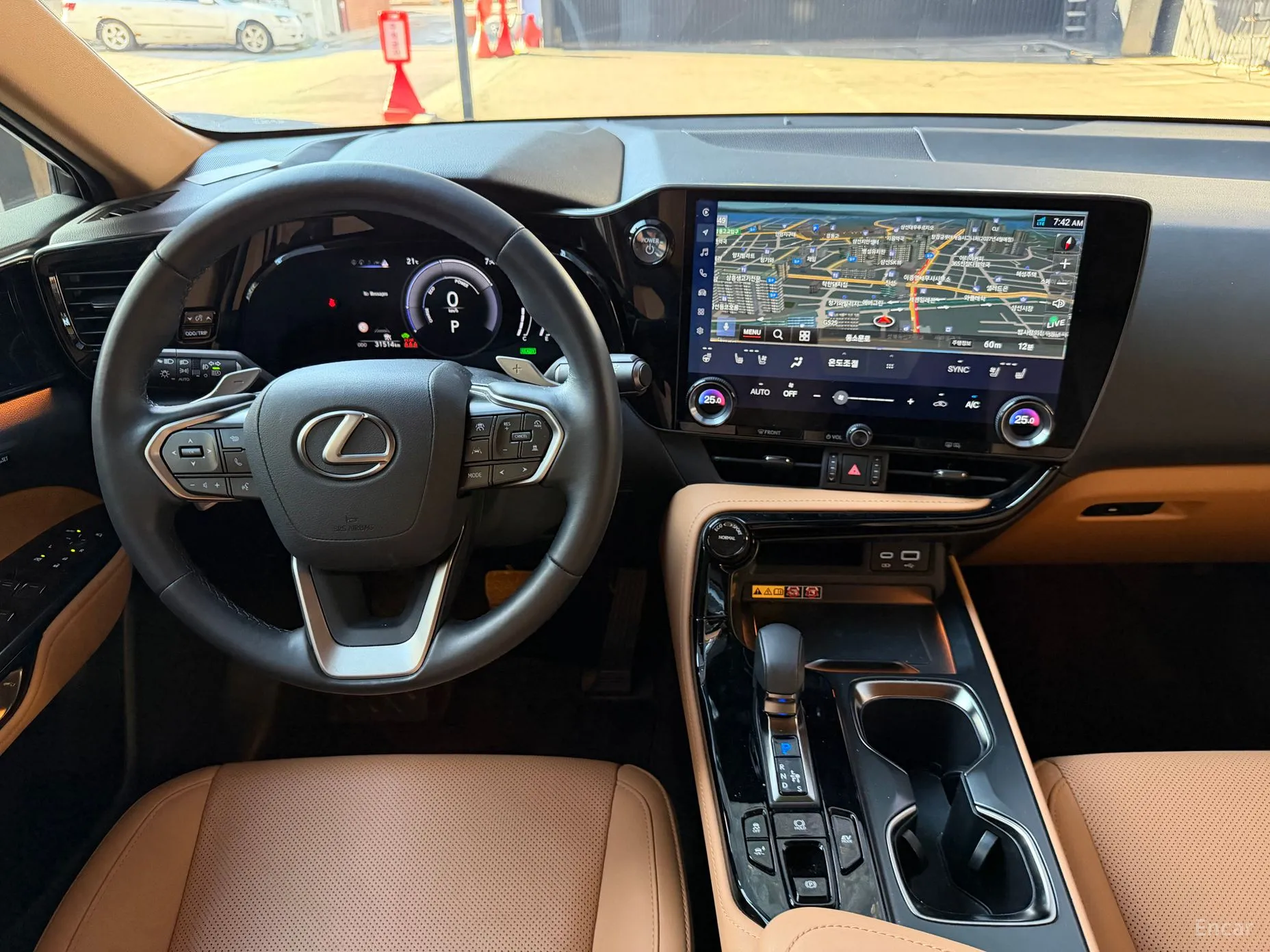 Lexus NX350h Gen 2 превью 9