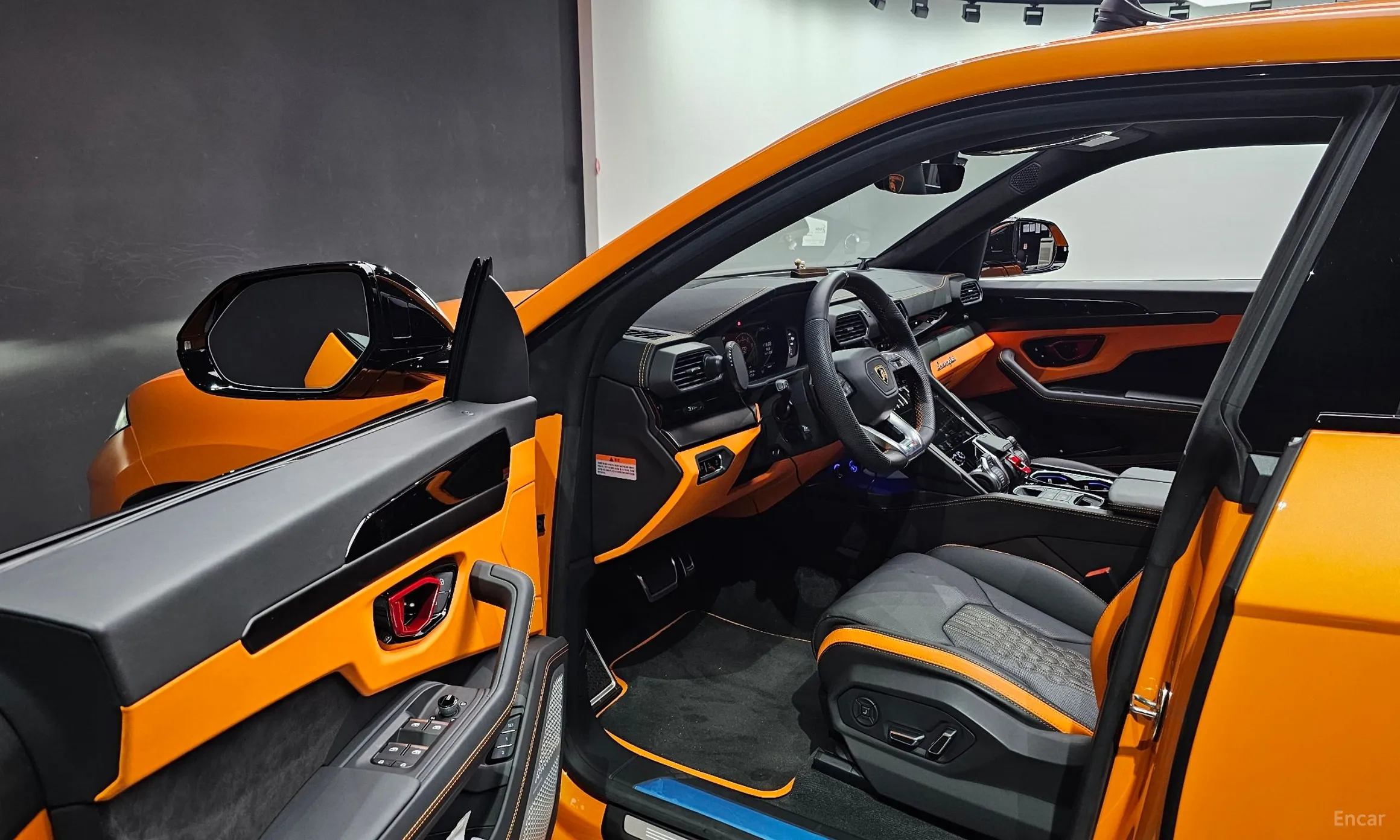 Lamborghini Urus превью 10