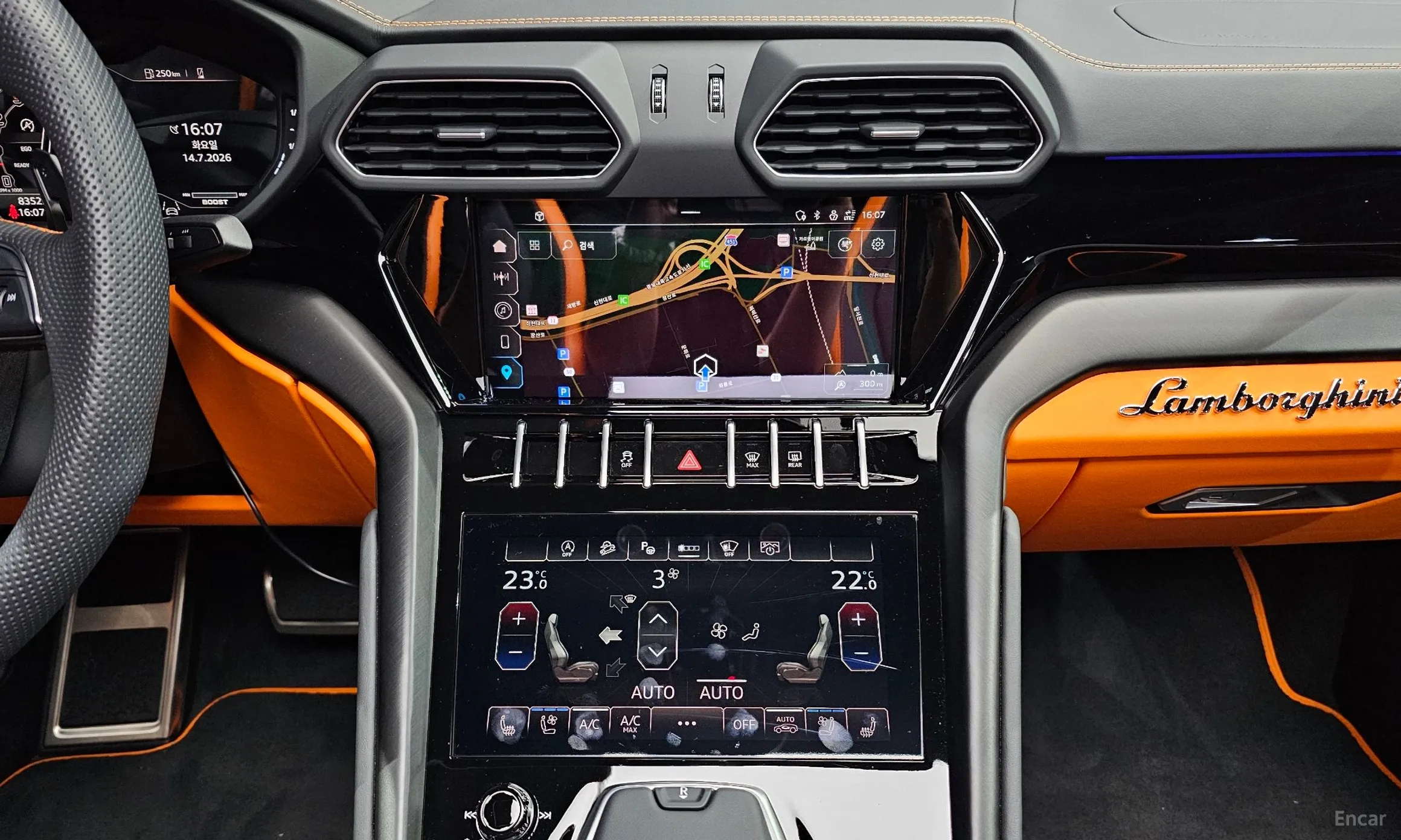 Lamborghini Urus превью 13