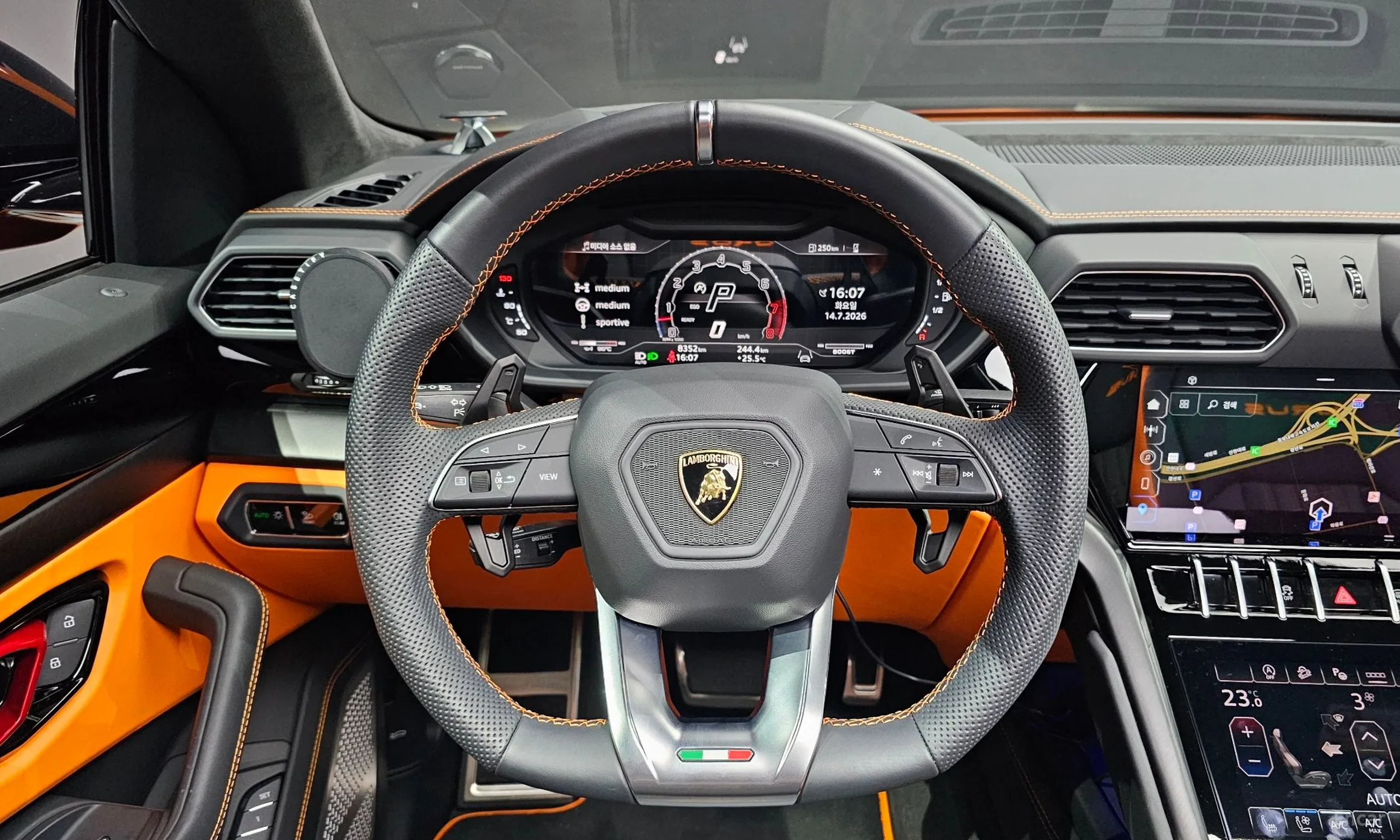 Lamborghini Urus превью 14