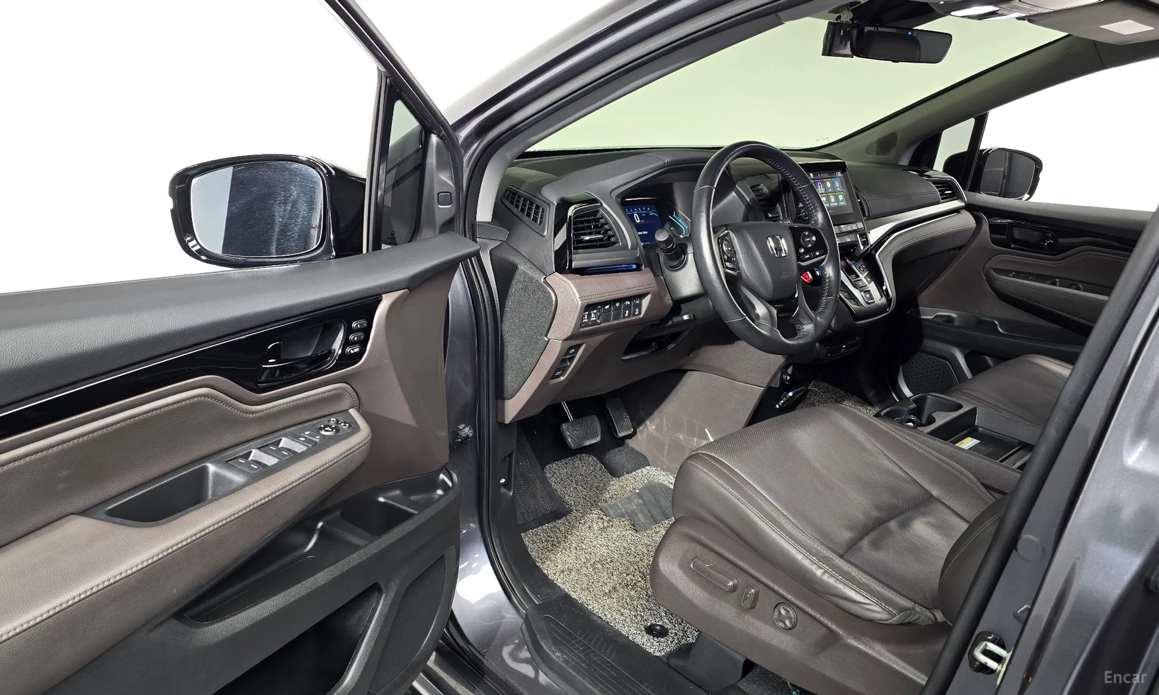 Honda Odyssey превью 10