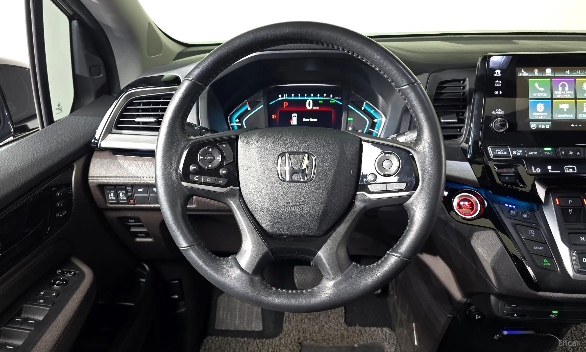 Honda Odyssey превью 13