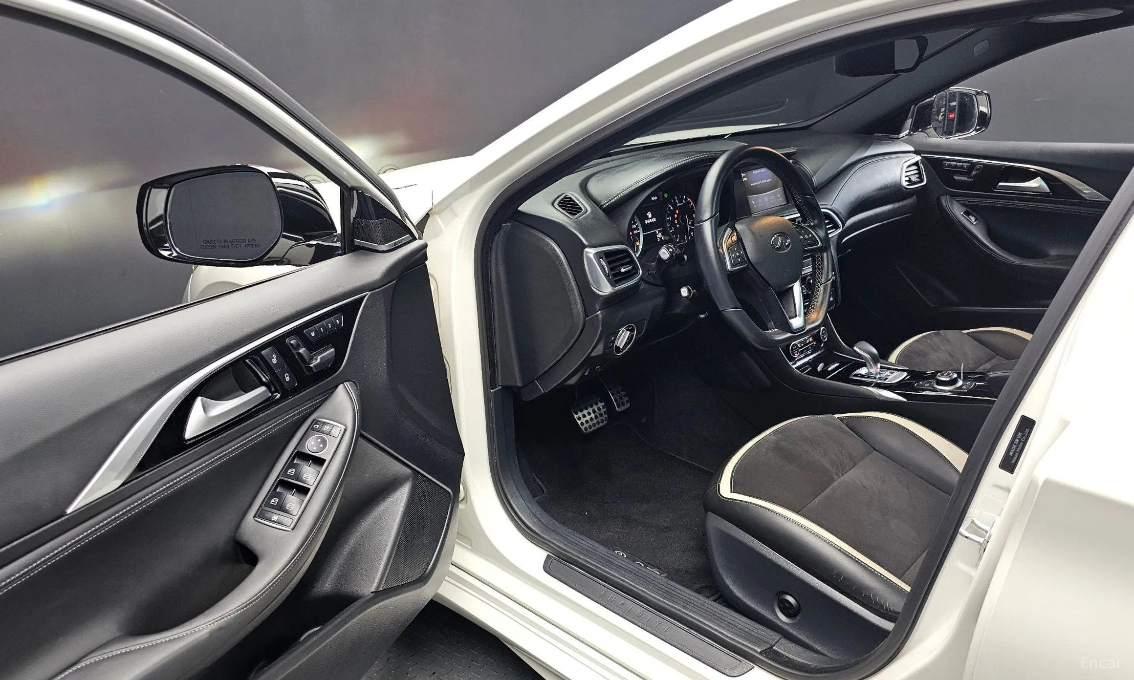 Infiniti Q30 превью 10