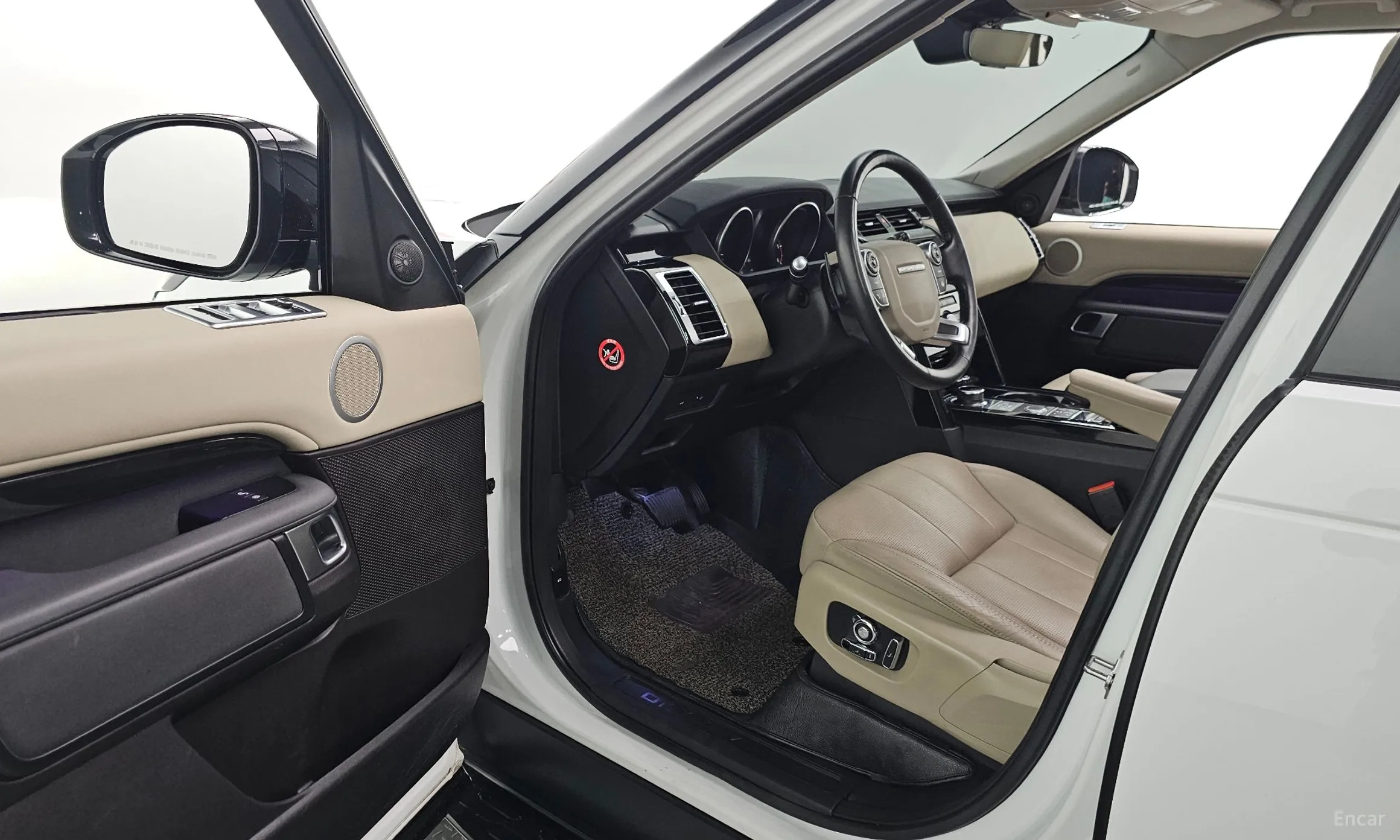 Land Rover Discovery 5 превью 10