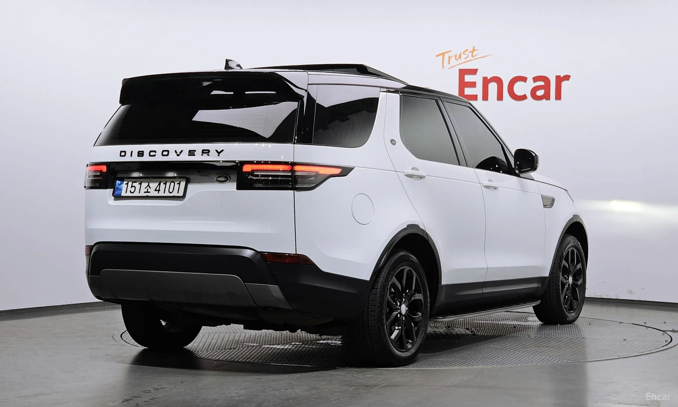 Land Rover Discovery 5