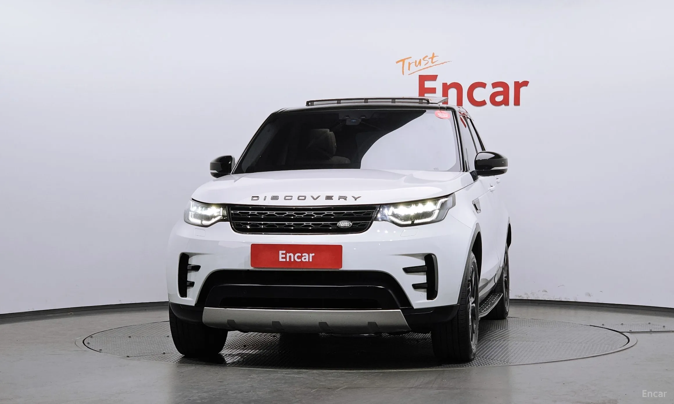 Land Rover Discovery 5 превью 3