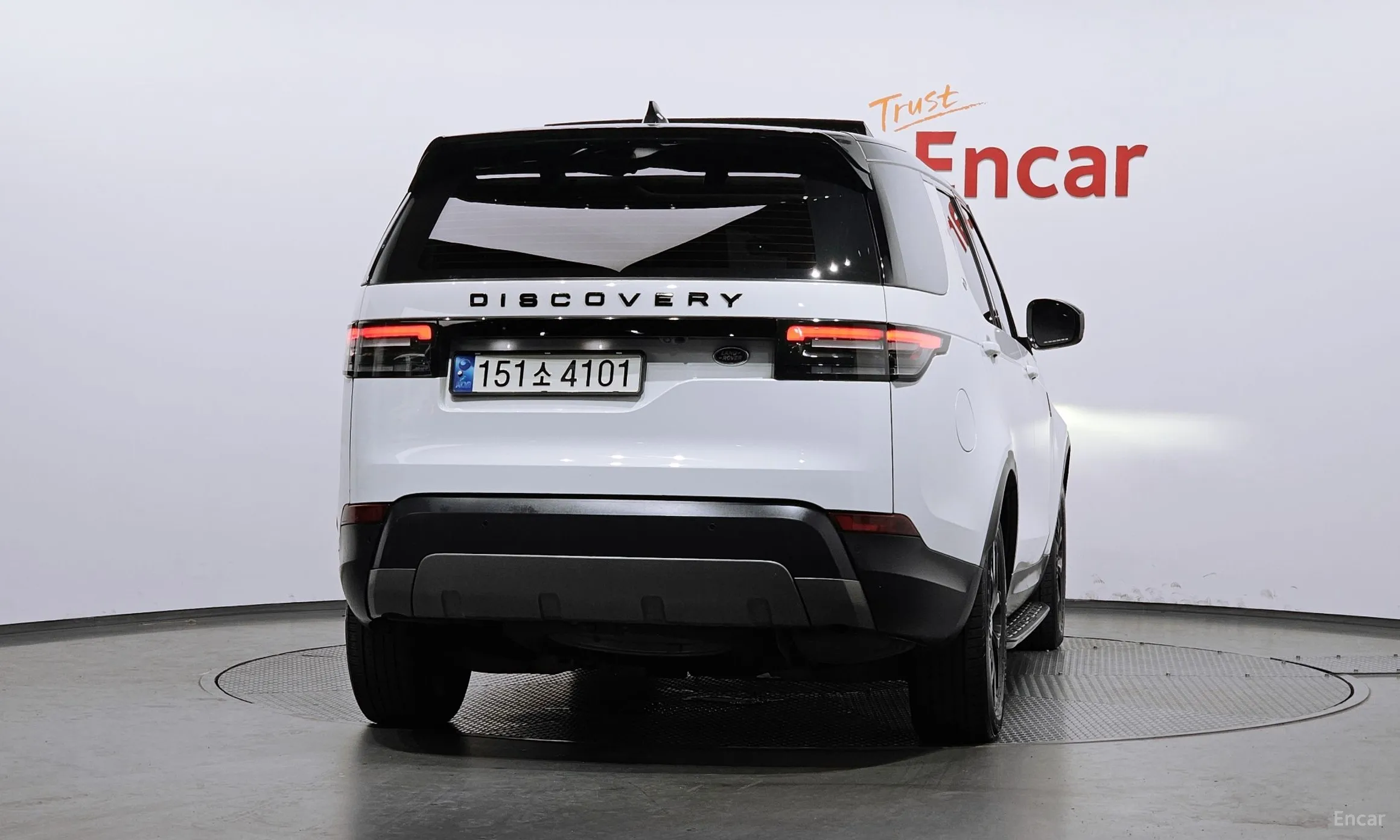 Land Rover Discovery 5 превью 4