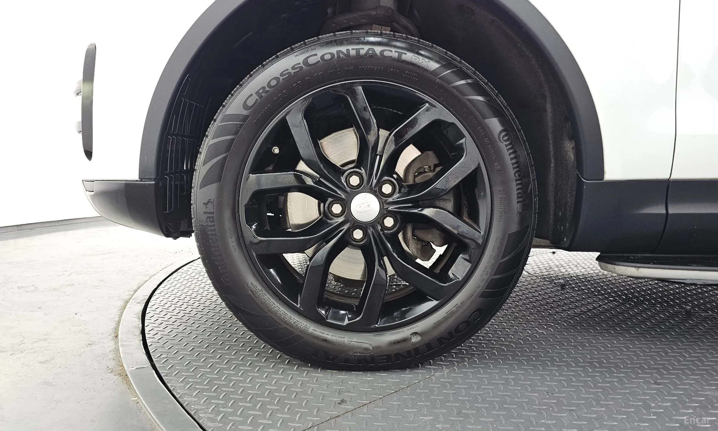 Land Rover Discovery 5 превью 5