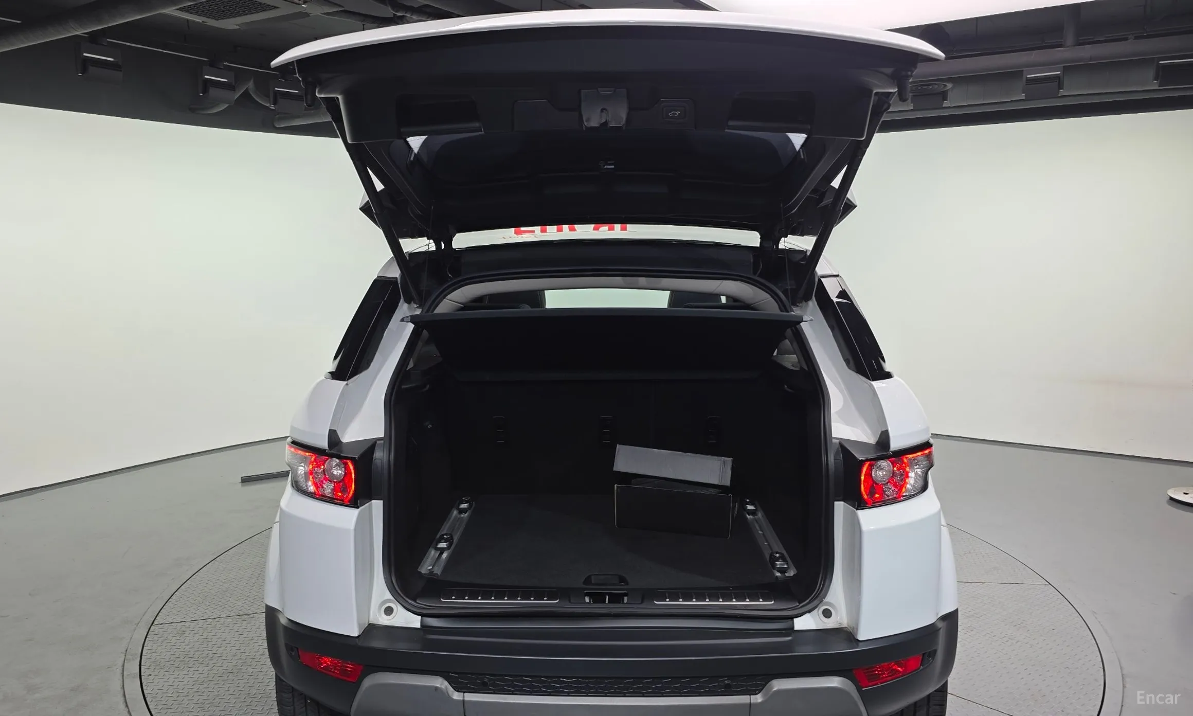 Land Rover Range Rover Evoque превью 20