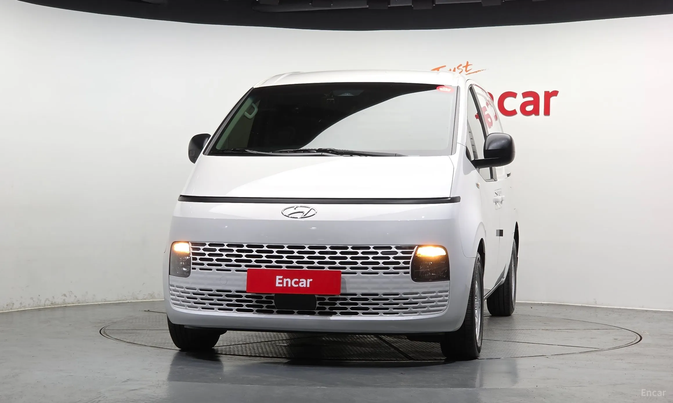 Hyundai Staria превью 3