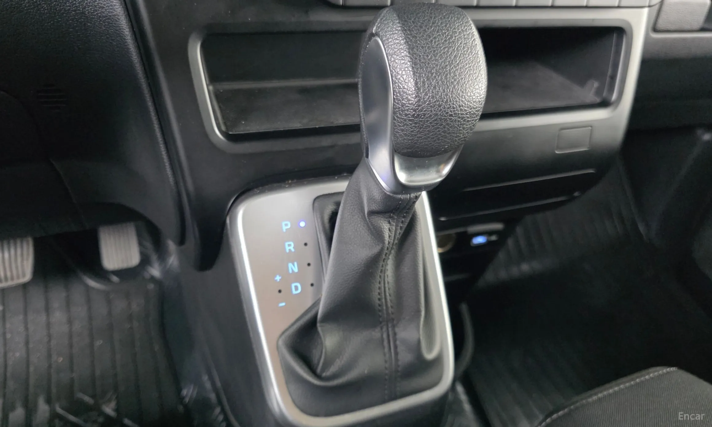 Hyundai Staria превью 9