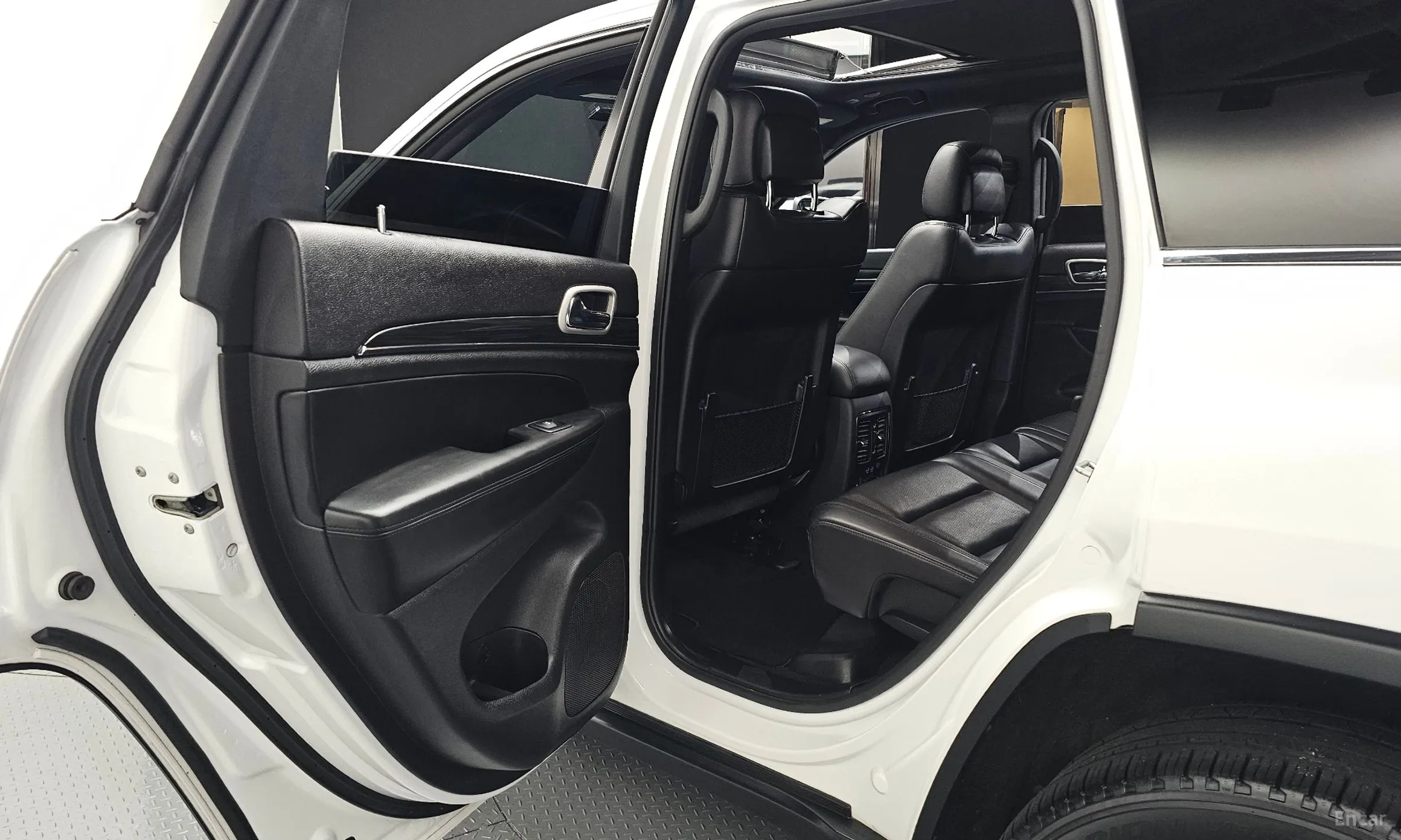 Jeep Grand Cherokee превью 12