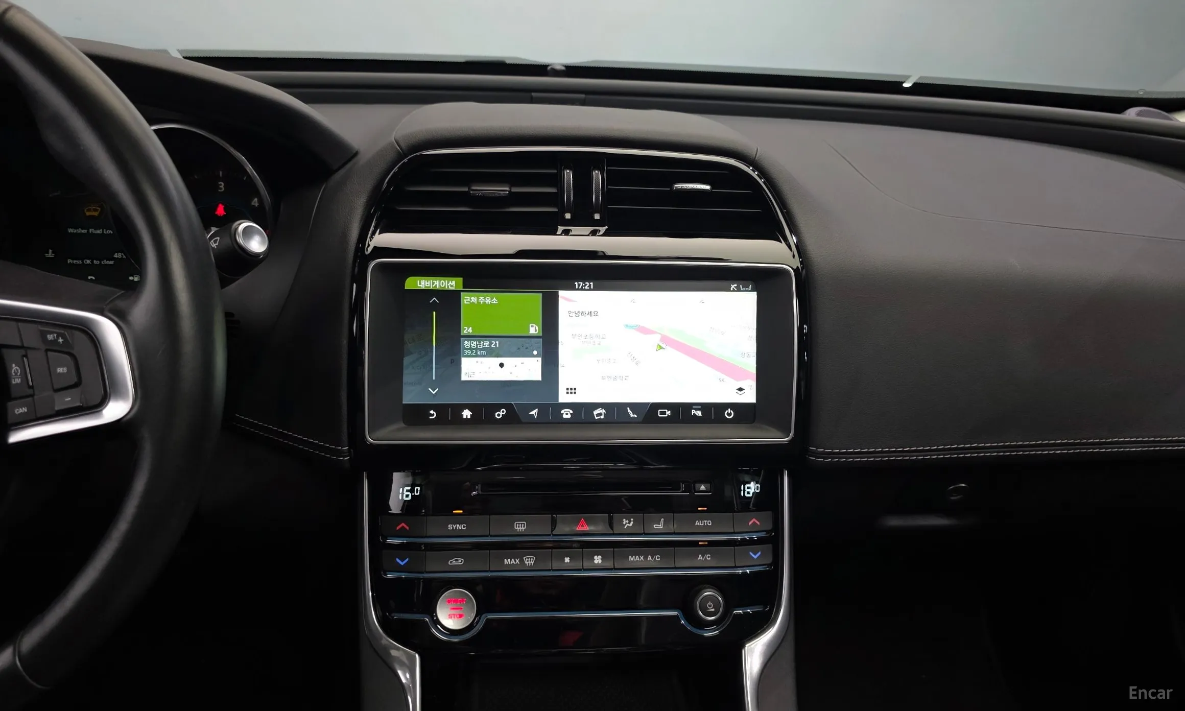 Jaguar XE превью 14