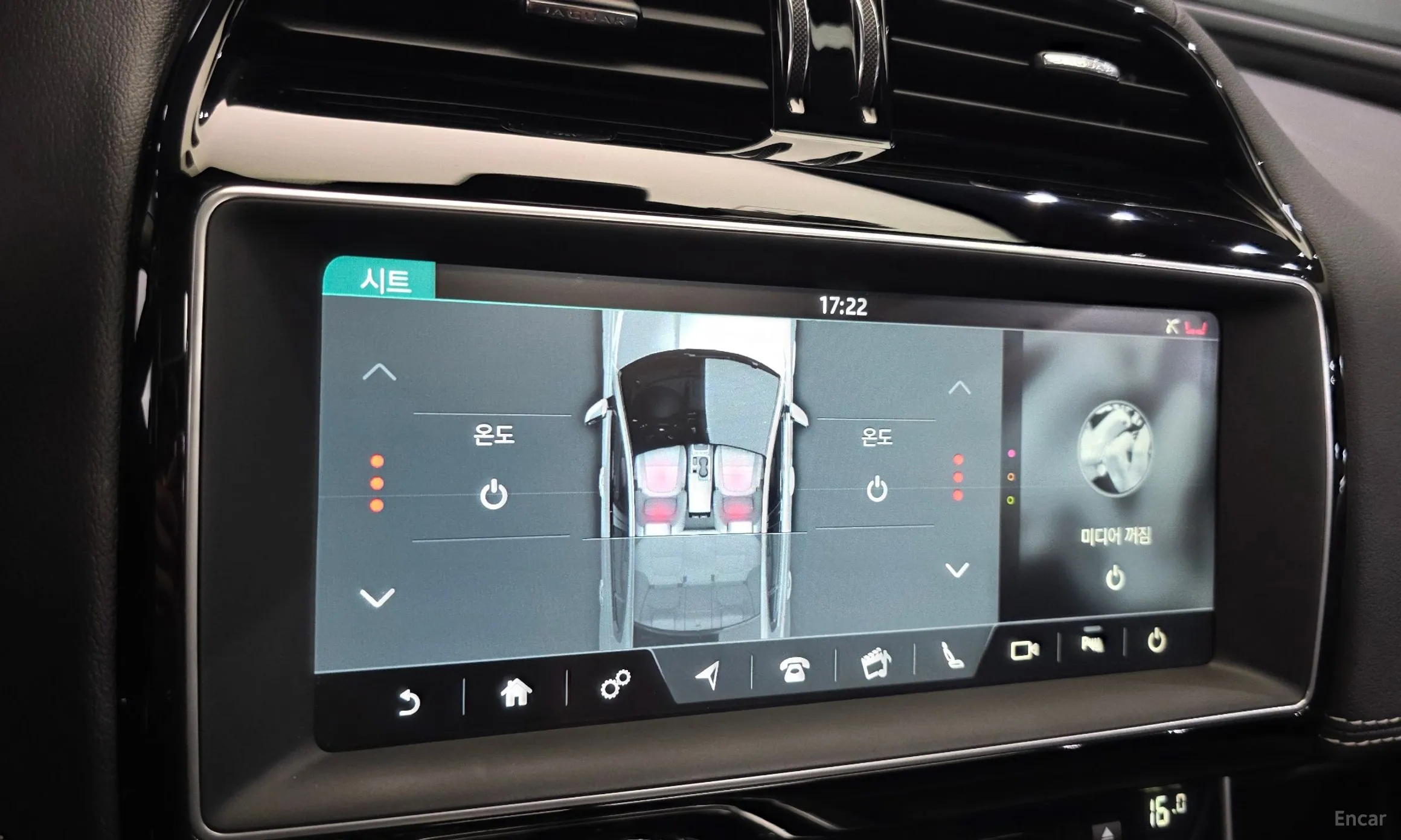 Jaguar XE превью 19