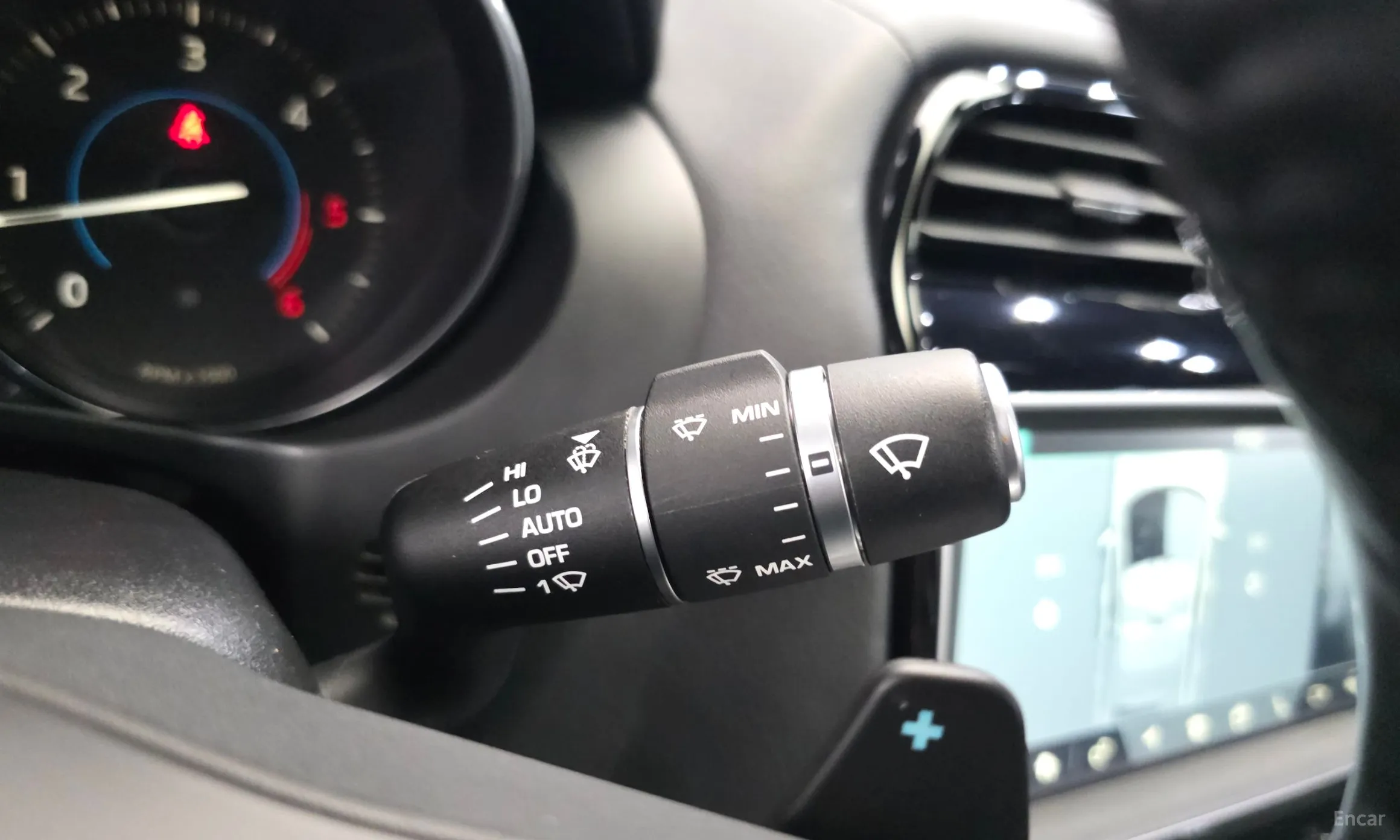 Jaguar XE превью 20
