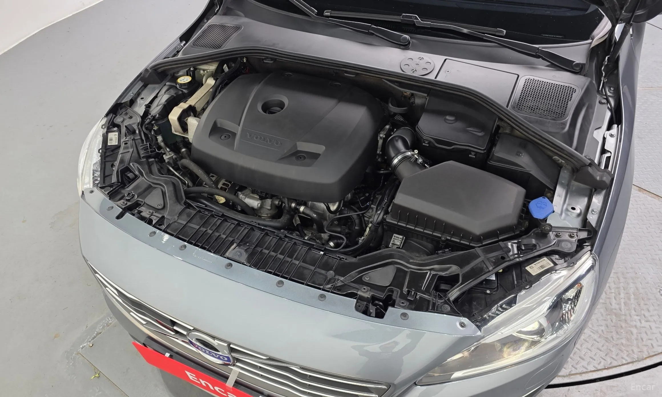 Volvo S60 превью 6