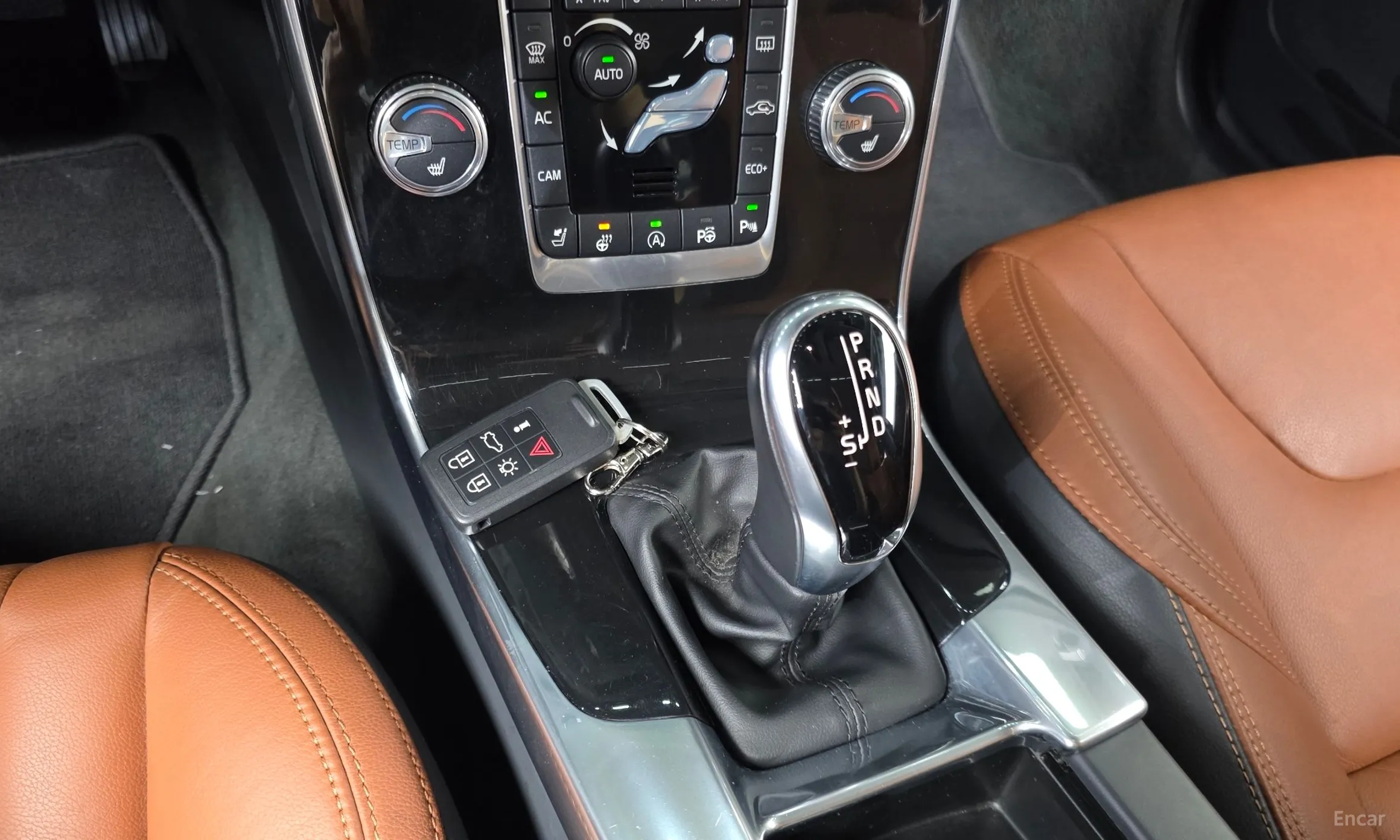 Volvo S60 превью 9