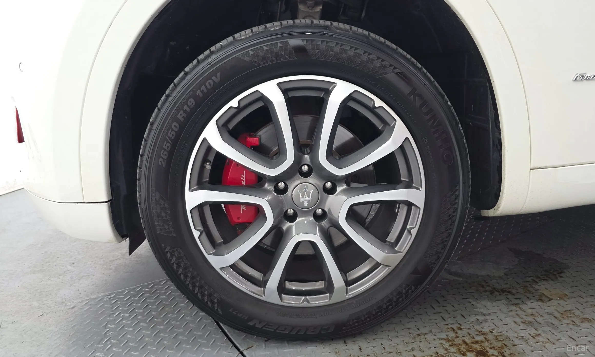 Maserati Levante превью 5