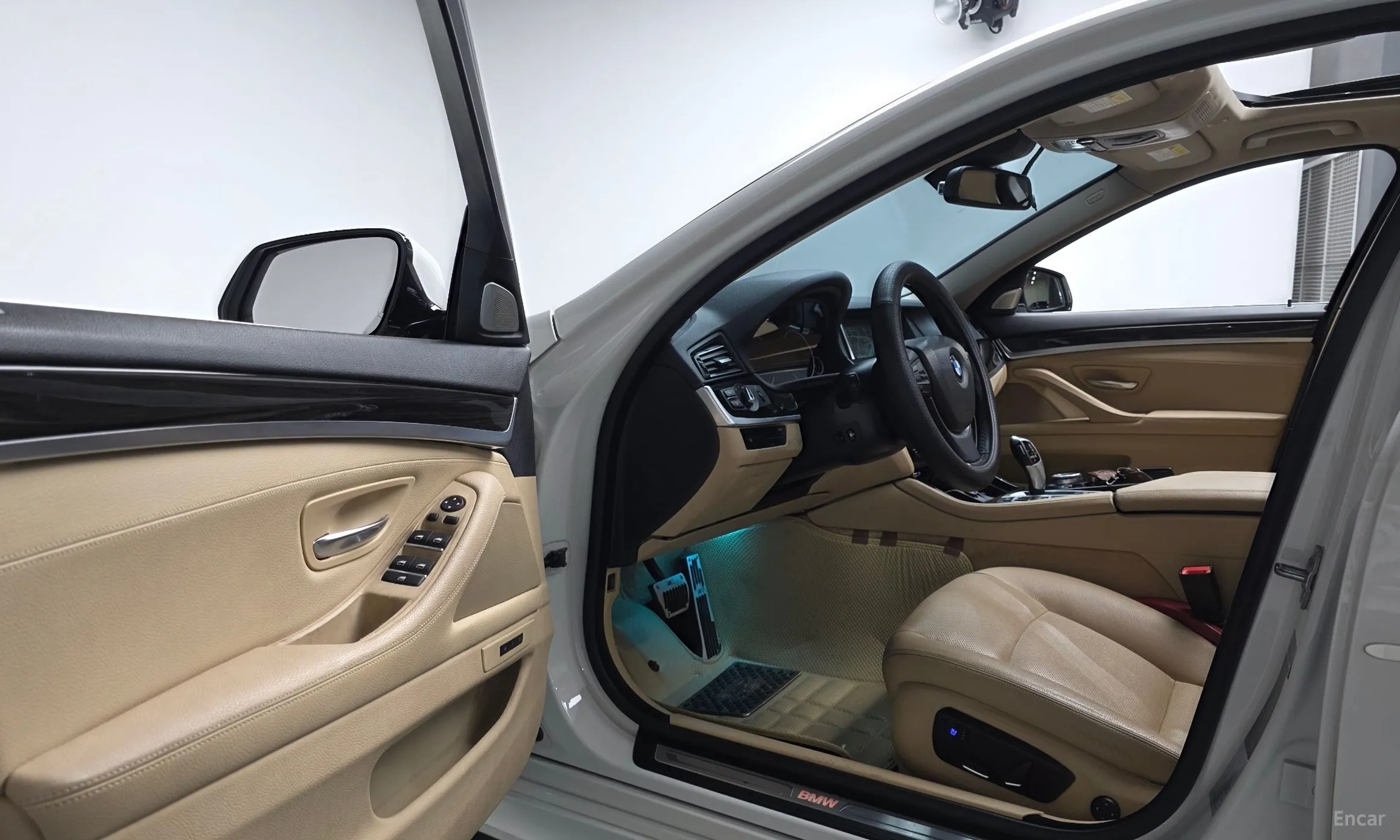 BMW 5 Series (F10) превью 10