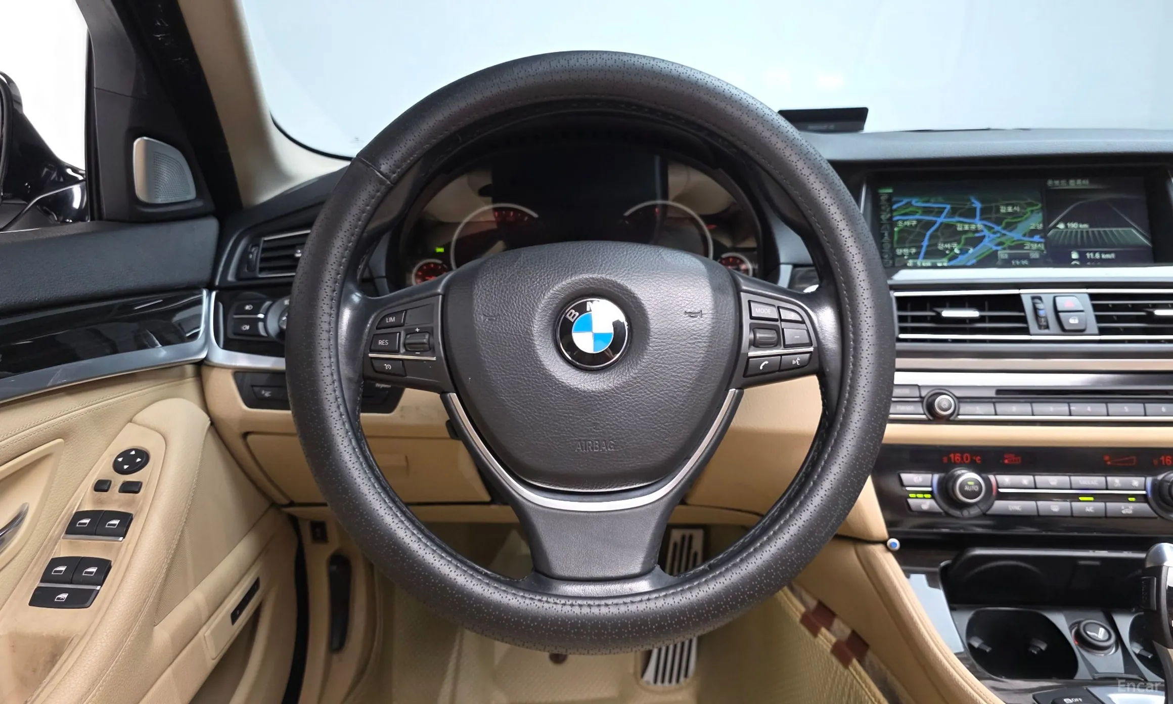 BMW 5 Series (F10) превью 12