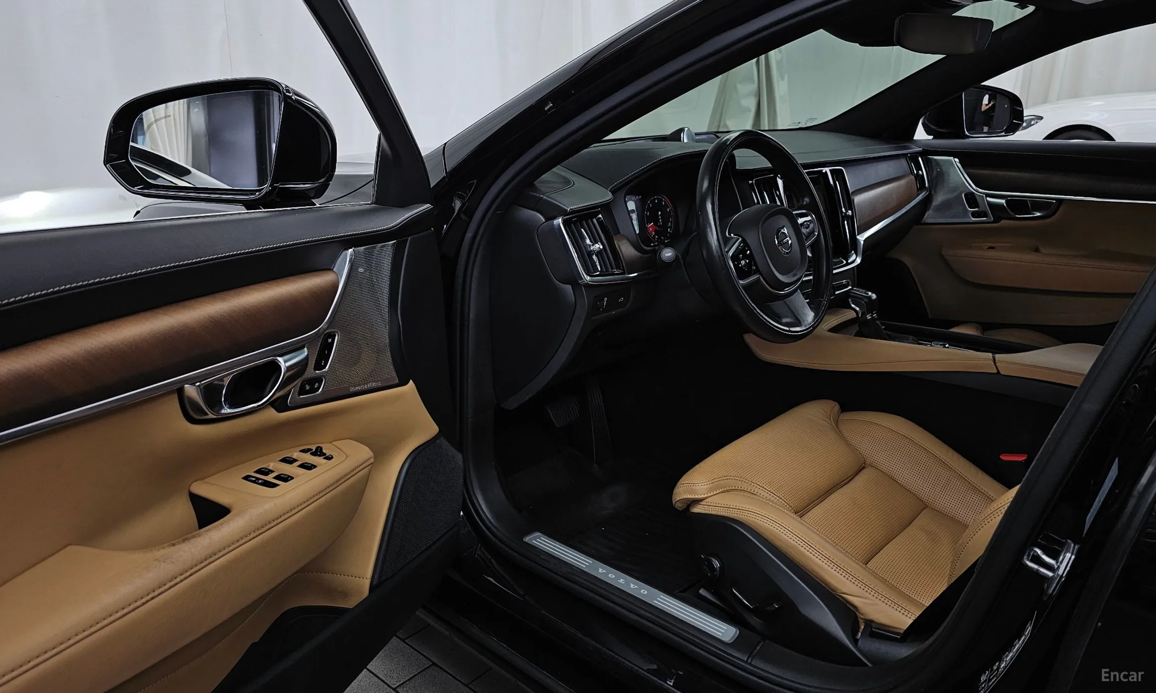 Volvo S90 превью 10